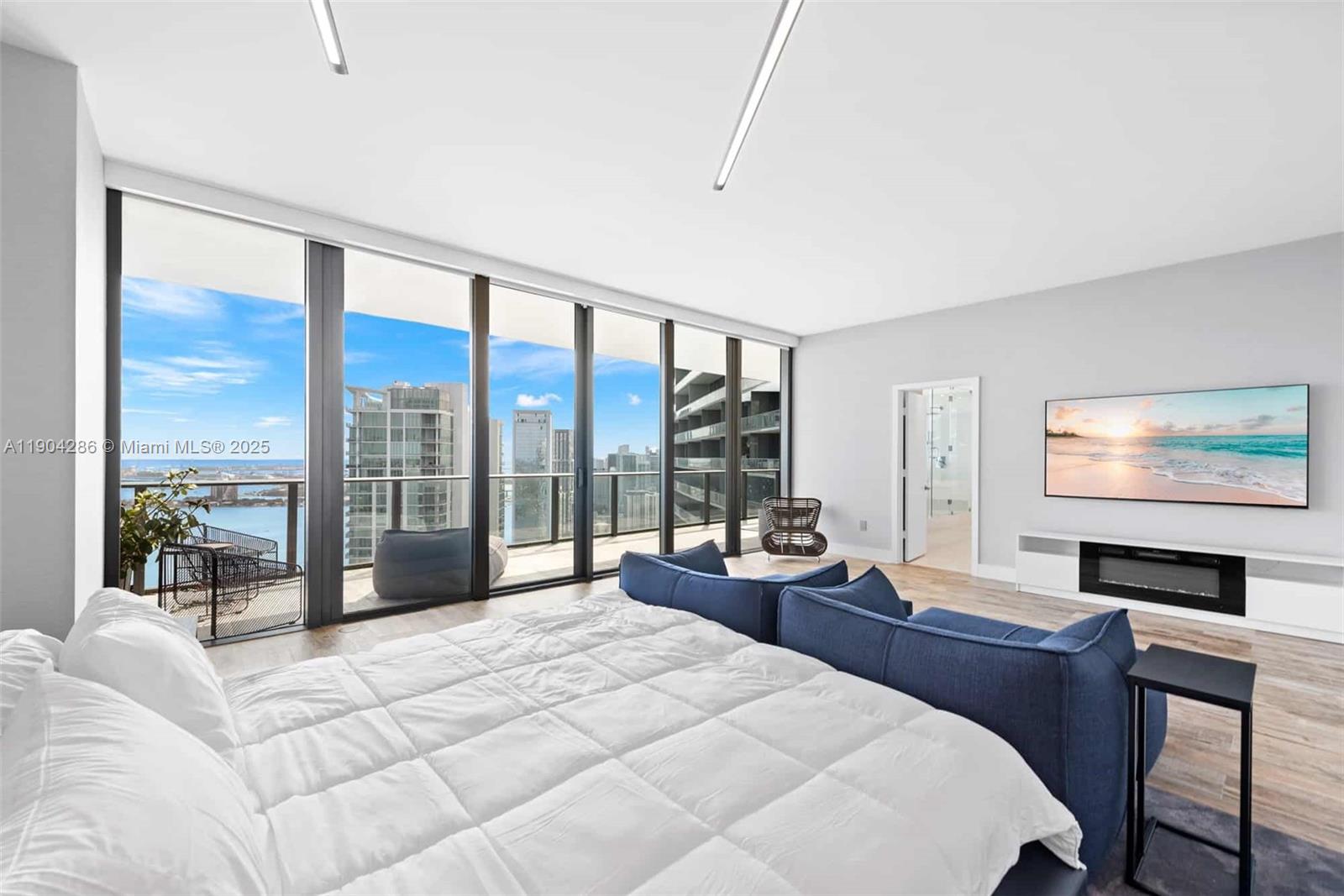 PARAISO BAY CONDO - Residential Lease