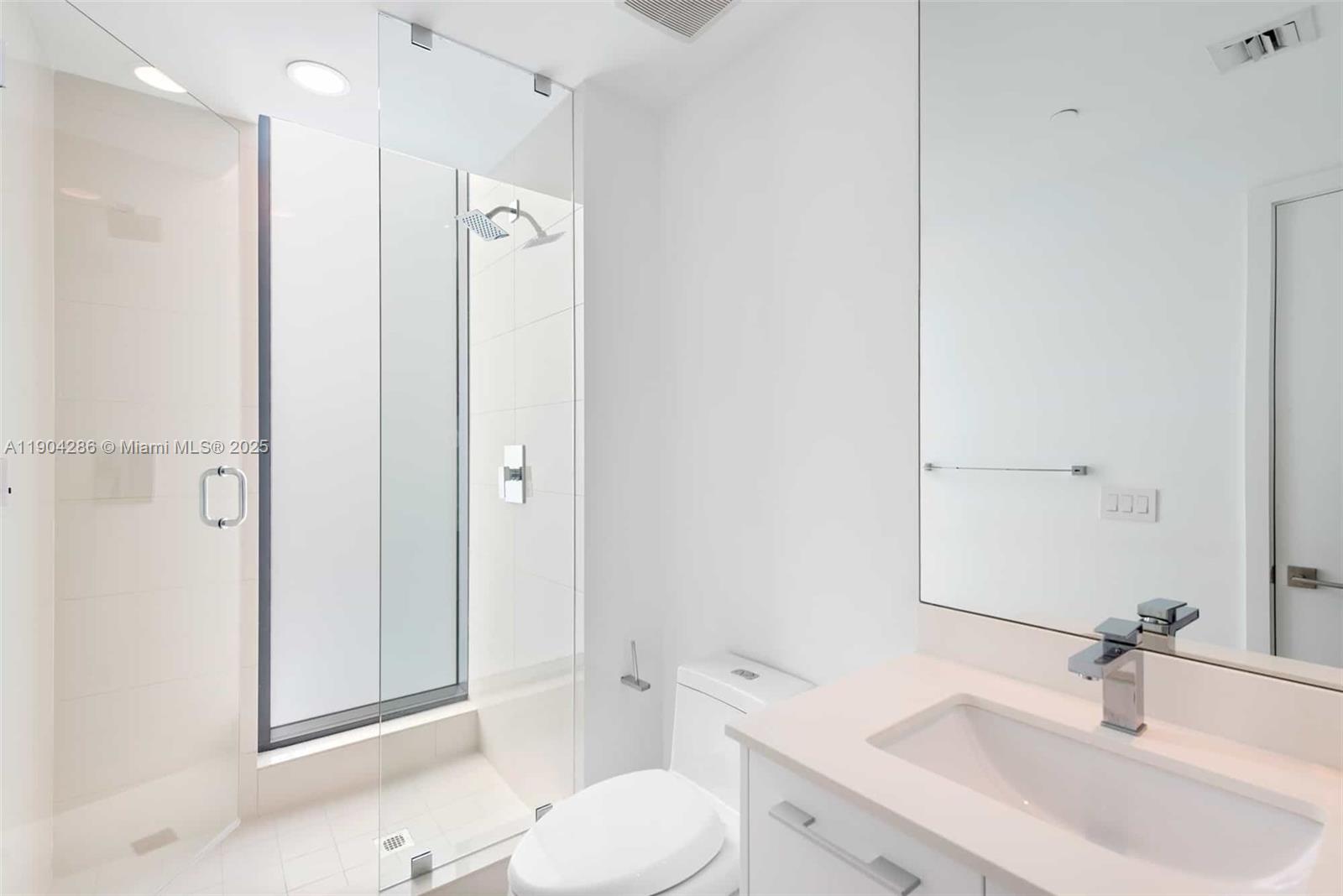 PARAISO BAY CONDO - Residential Lease