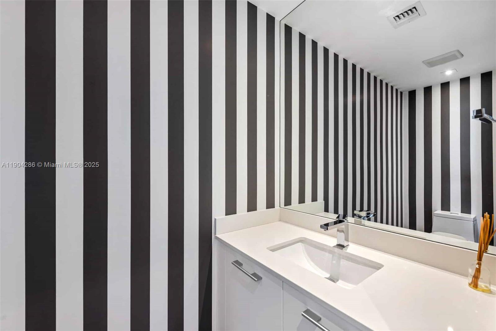 PARAISO BAY CONDO - Residential Lease