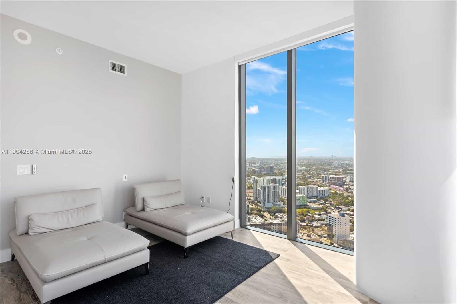 PARAISO BAY CONDO - Residential Lease