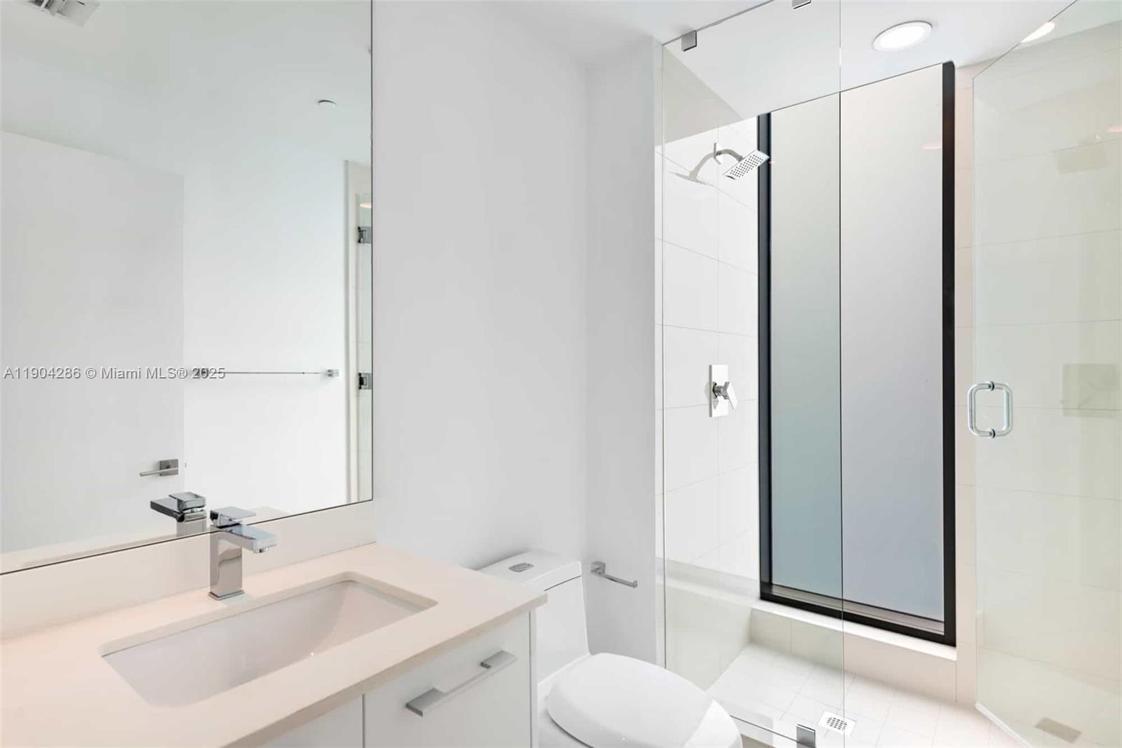 PARAISO BAY CONDO - Residential Lease