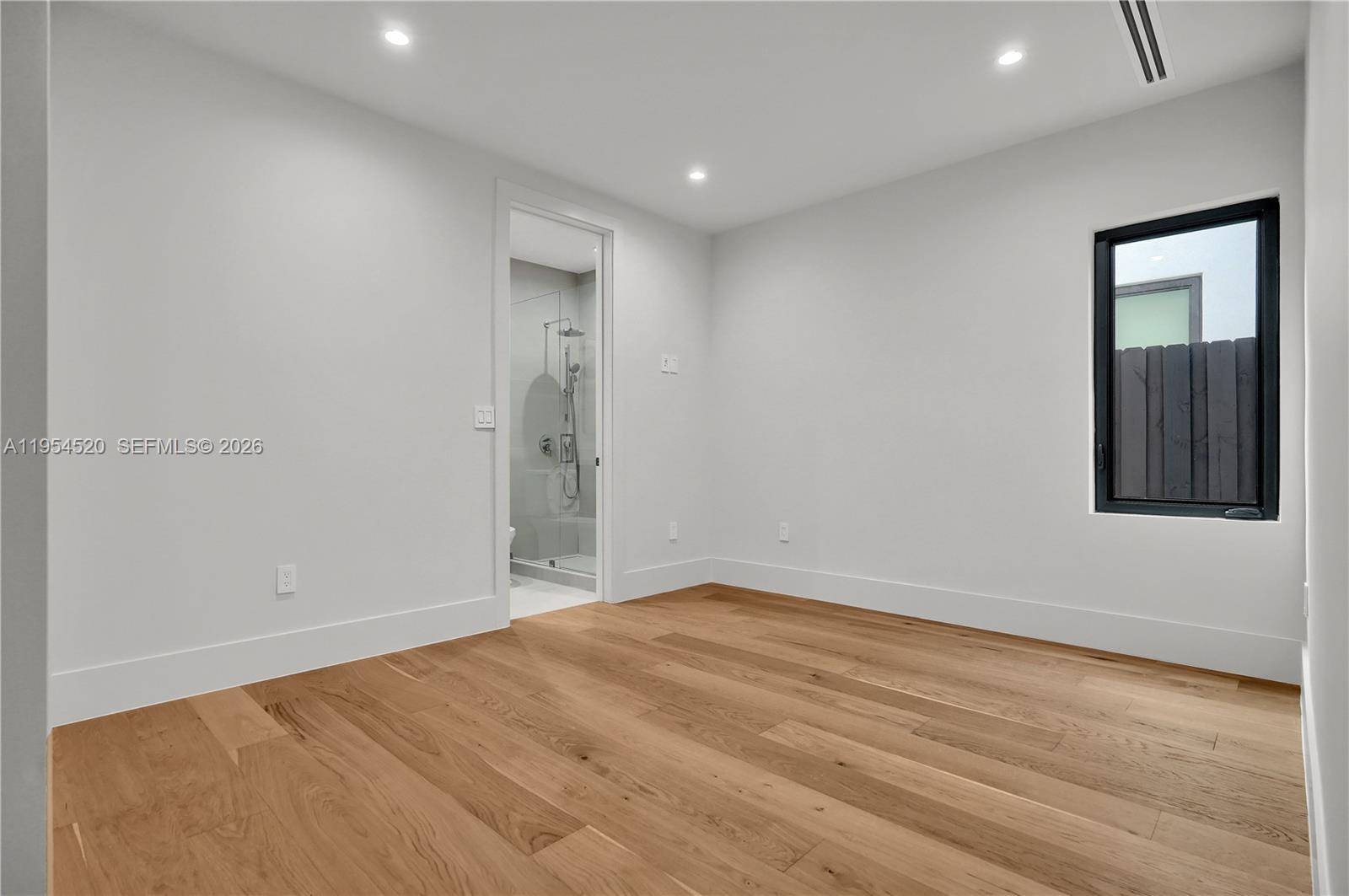 COLUMBIA PARK CORR PL - Residential