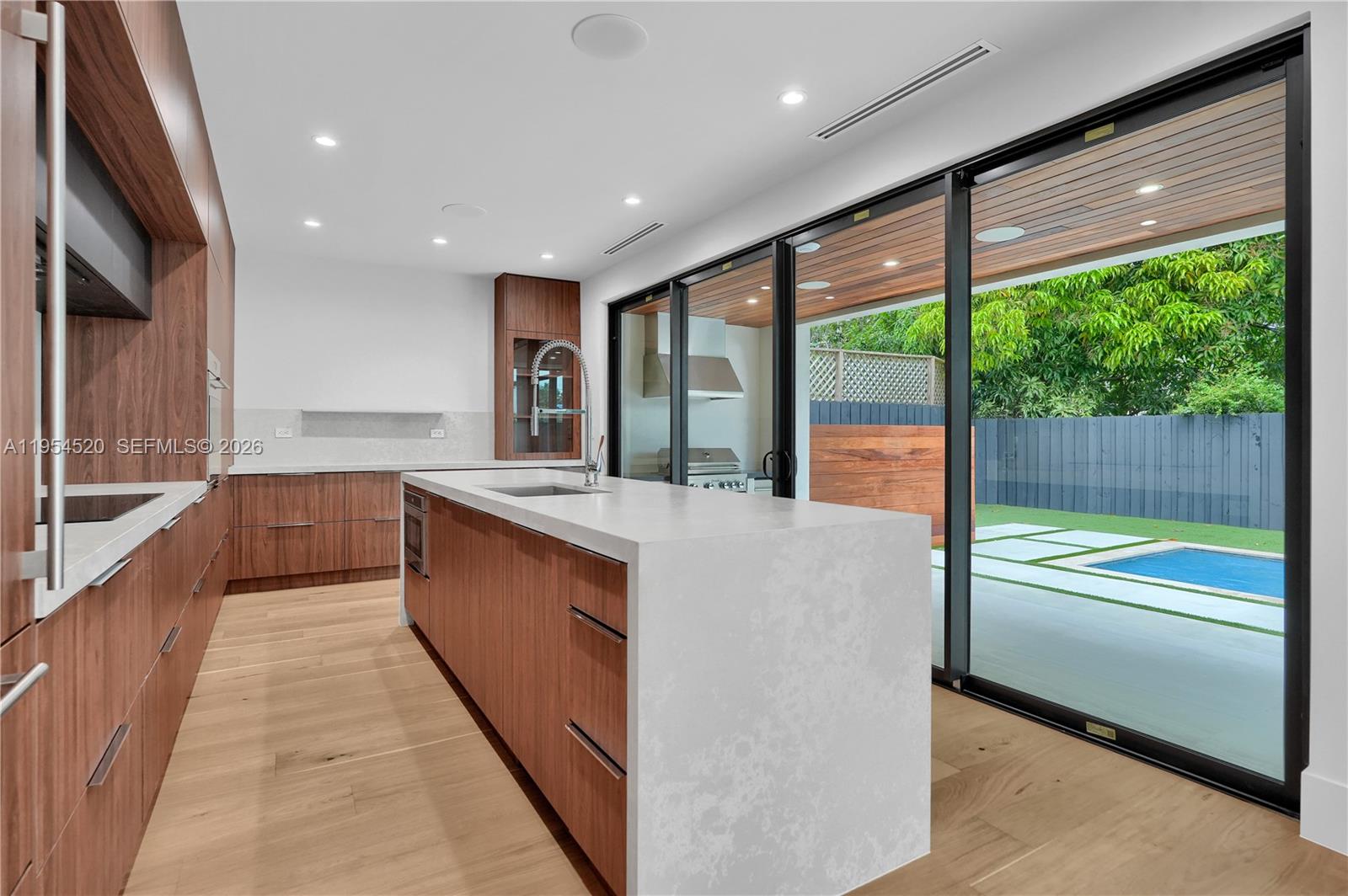 COLUMBIA PARK CORR PL - Residential