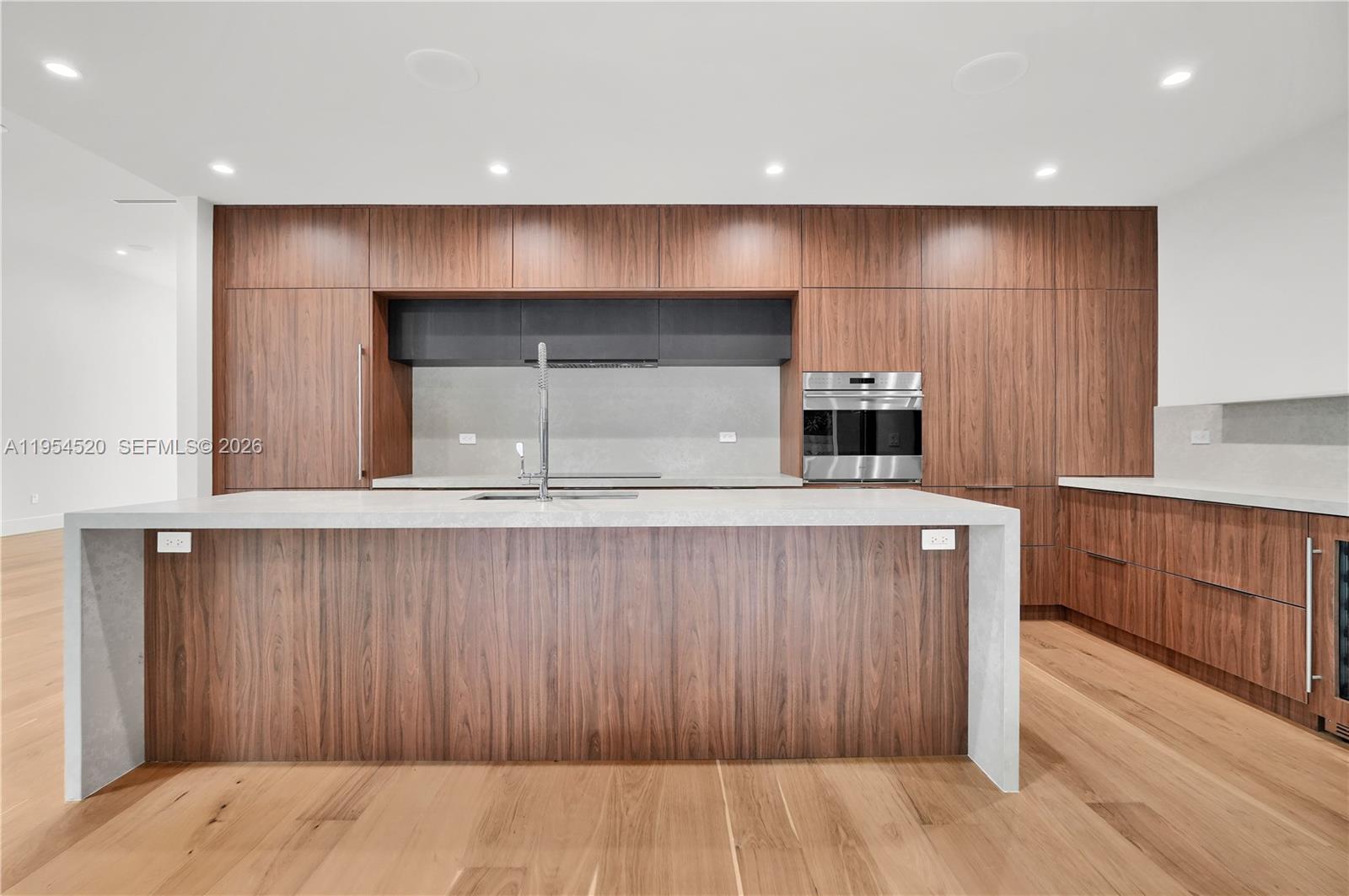 COLUMBIA PARK CORR PL - Residential