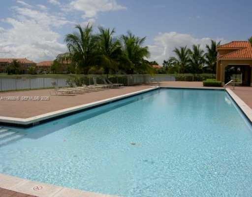 THE COURTS AT DORAL ISLES - Residential Lease