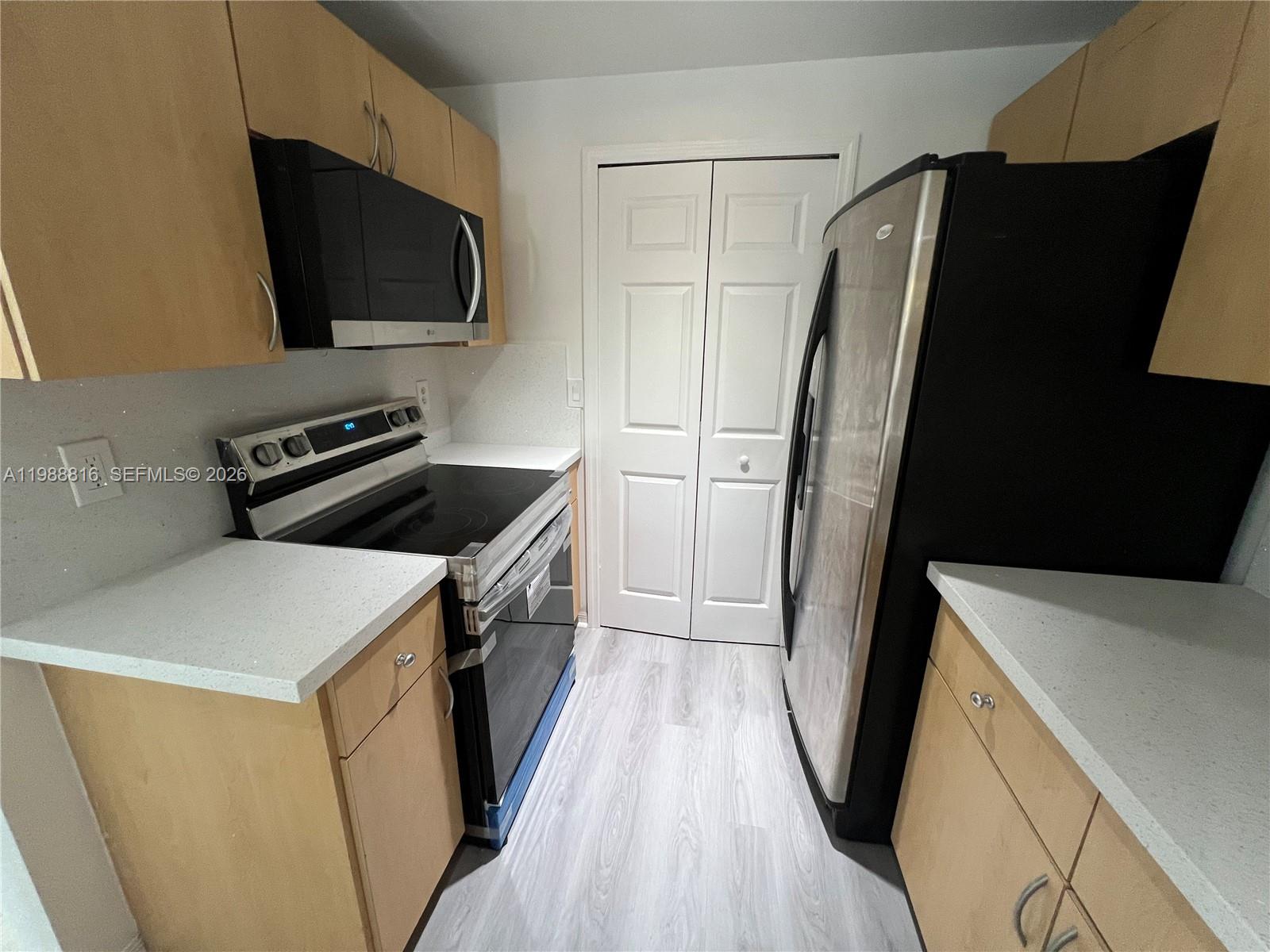 THE COURTS AT DORAL ISLES - Residential Lease