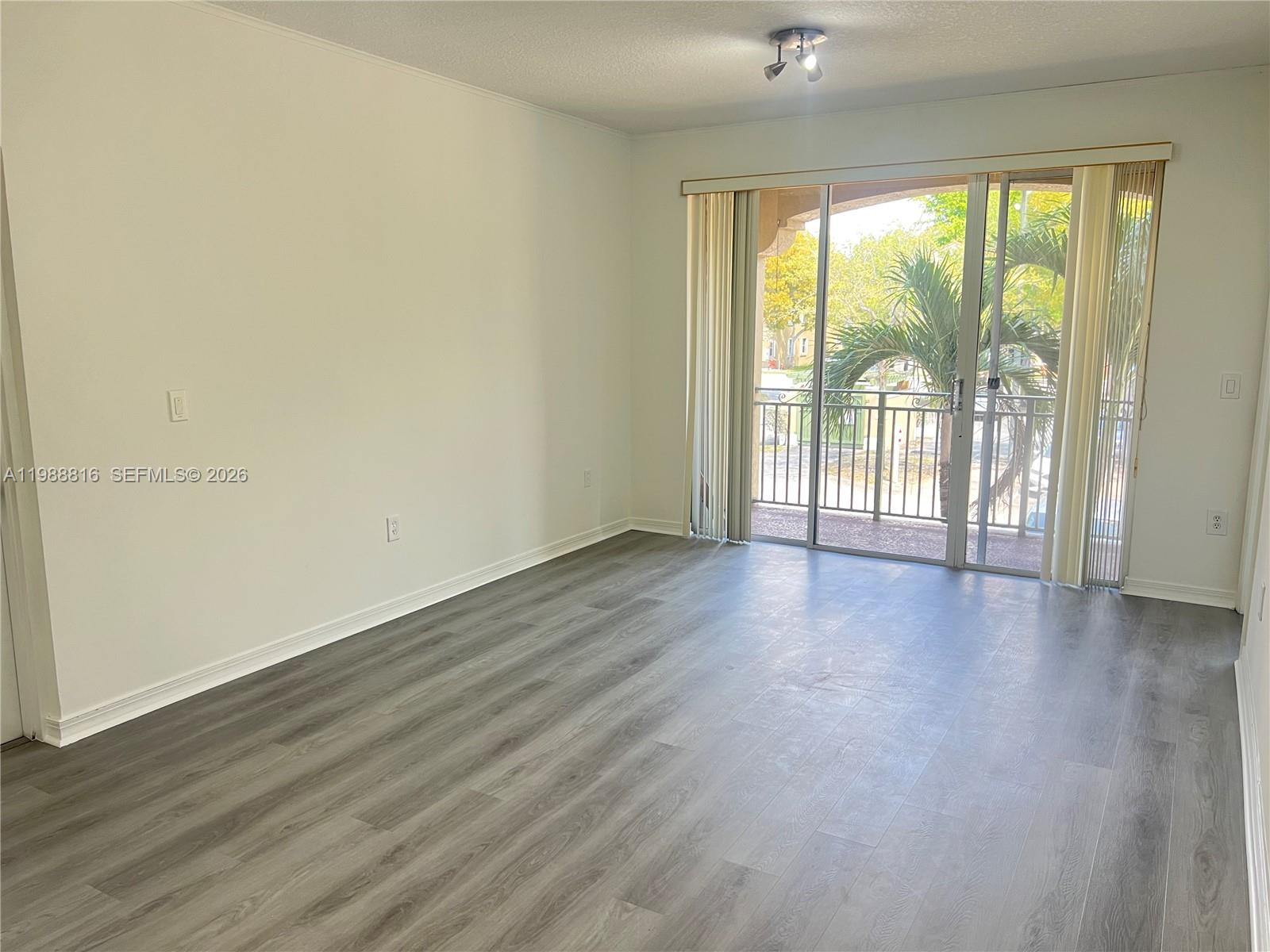 THE COURTS AT DORAL ISLES - Residential Lease