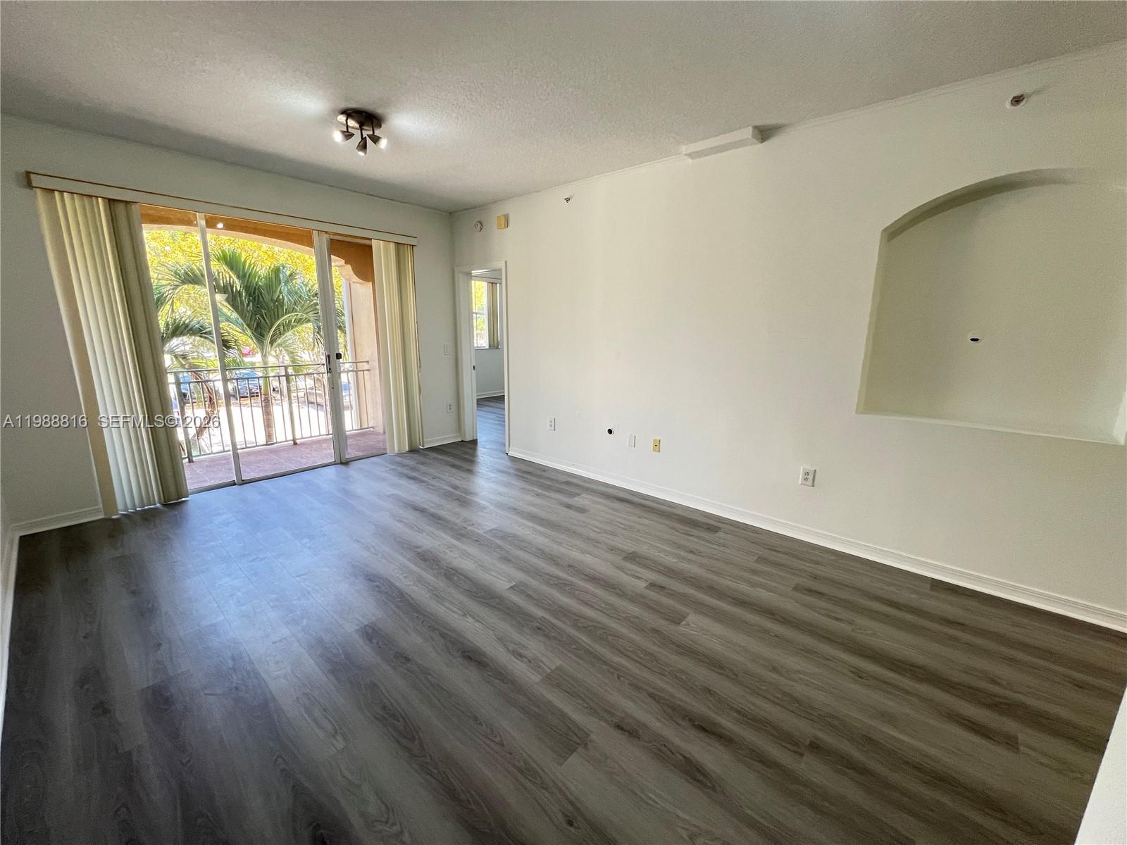 THE COURTS AT DORAL ISLES - Residential Lease