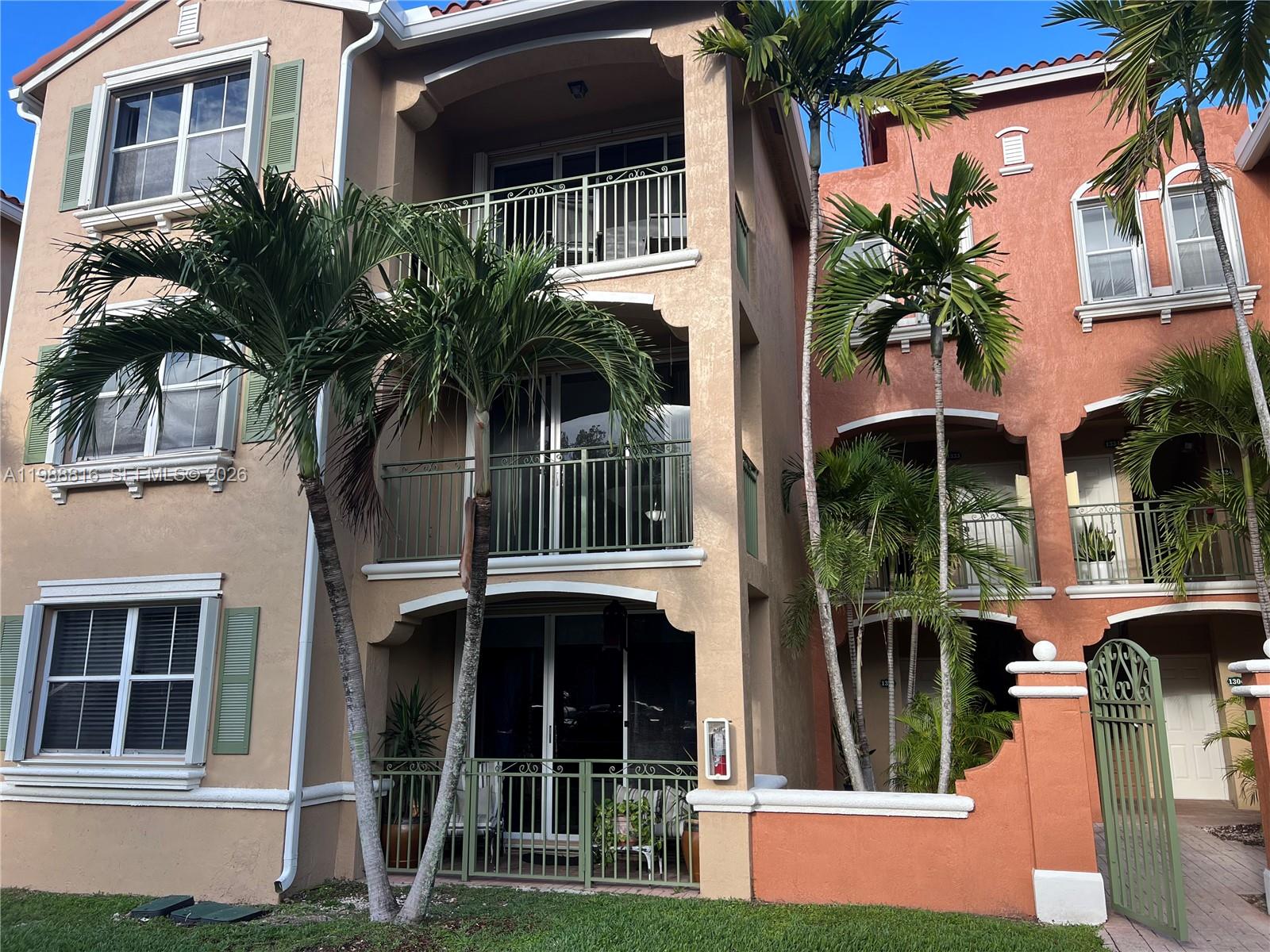 THE COURTS AT DORAL ISLES - Residential Lease