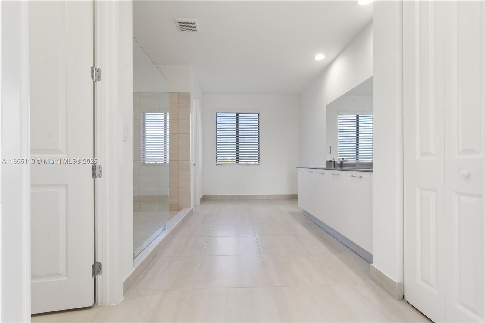 BRISTOL RESERVE - Residential Lease