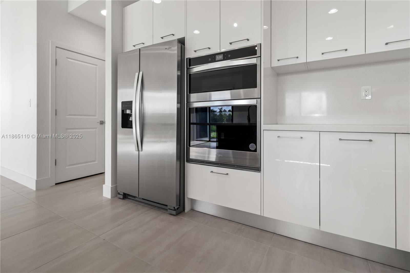 BRISTOL RESERVE - Residential Lease