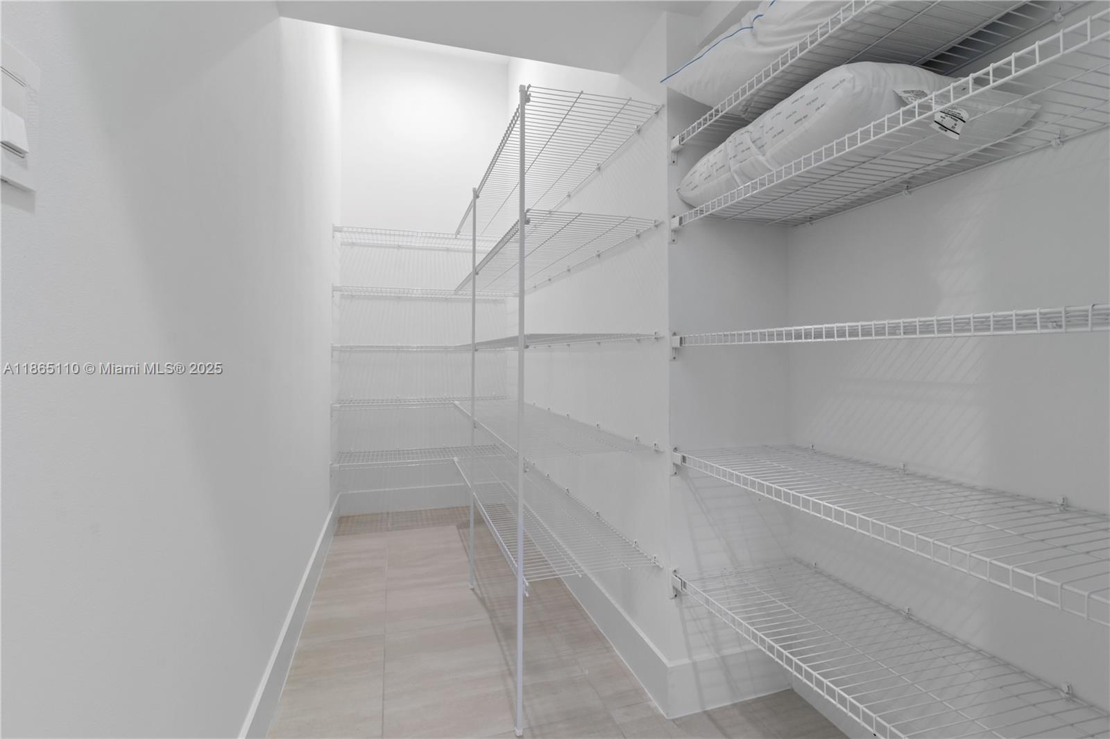 BRISTOL RESERVE - Residential Lease