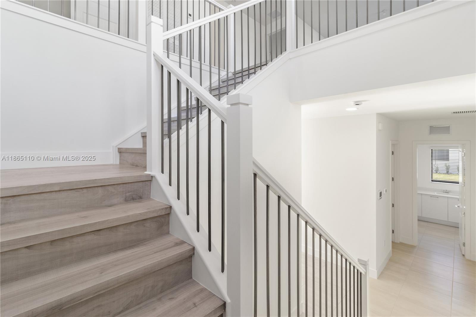 BRISTOL RESERVE - Residential Lease