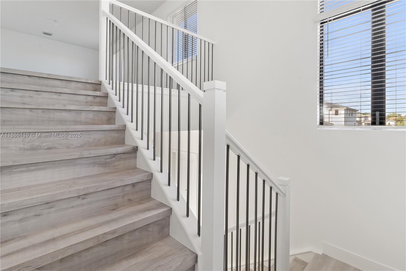 BRISTOL RESERVE - Residential Lease