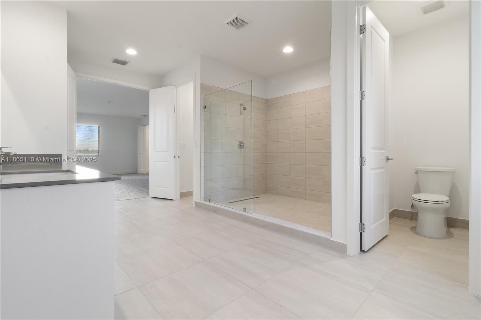 BRISTOL RESERVE - Residential Lease