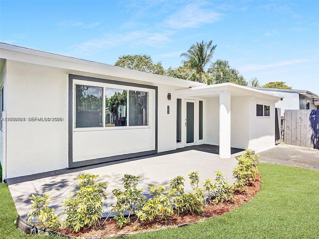 Photo of 1609 NW 7th Ter, Fort Lauderdale, FL 33311 (MLS # A12029301)