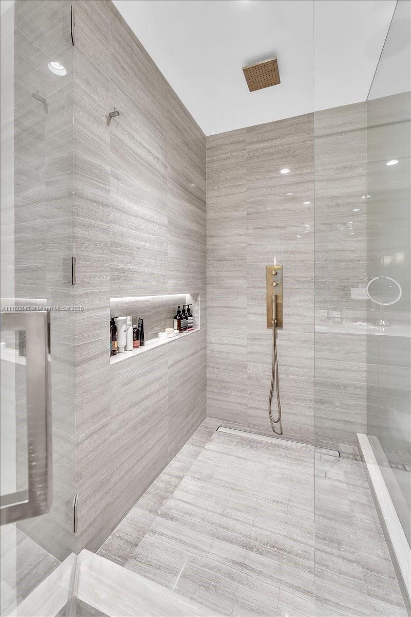 18975 COLLINS CONDO - Residential Lease