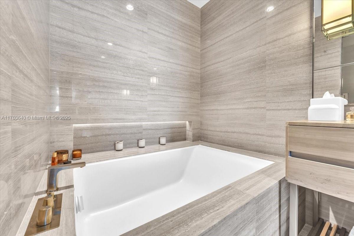 18975 COLLINS CONDO - Residential Lease