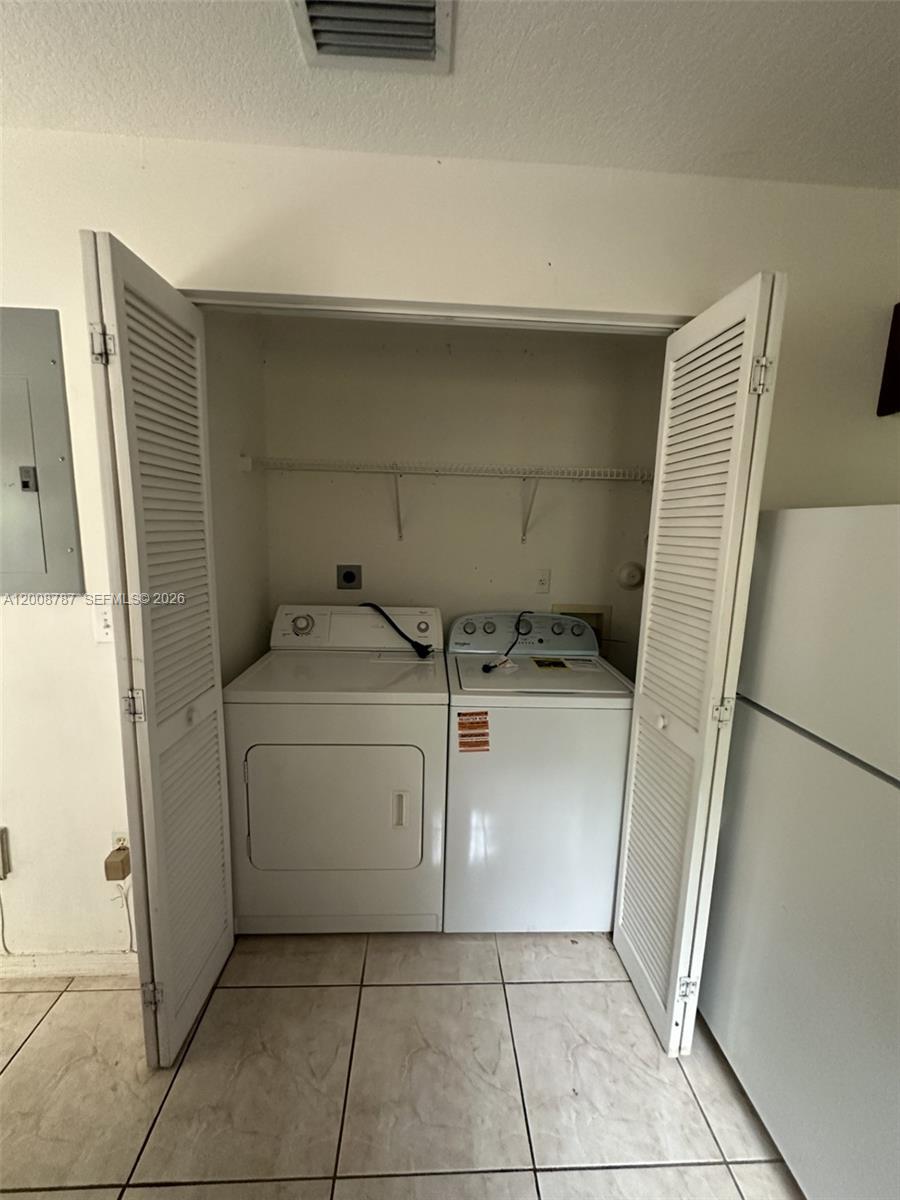 BONITA GOLF VIEW TOWNVILL - Residential