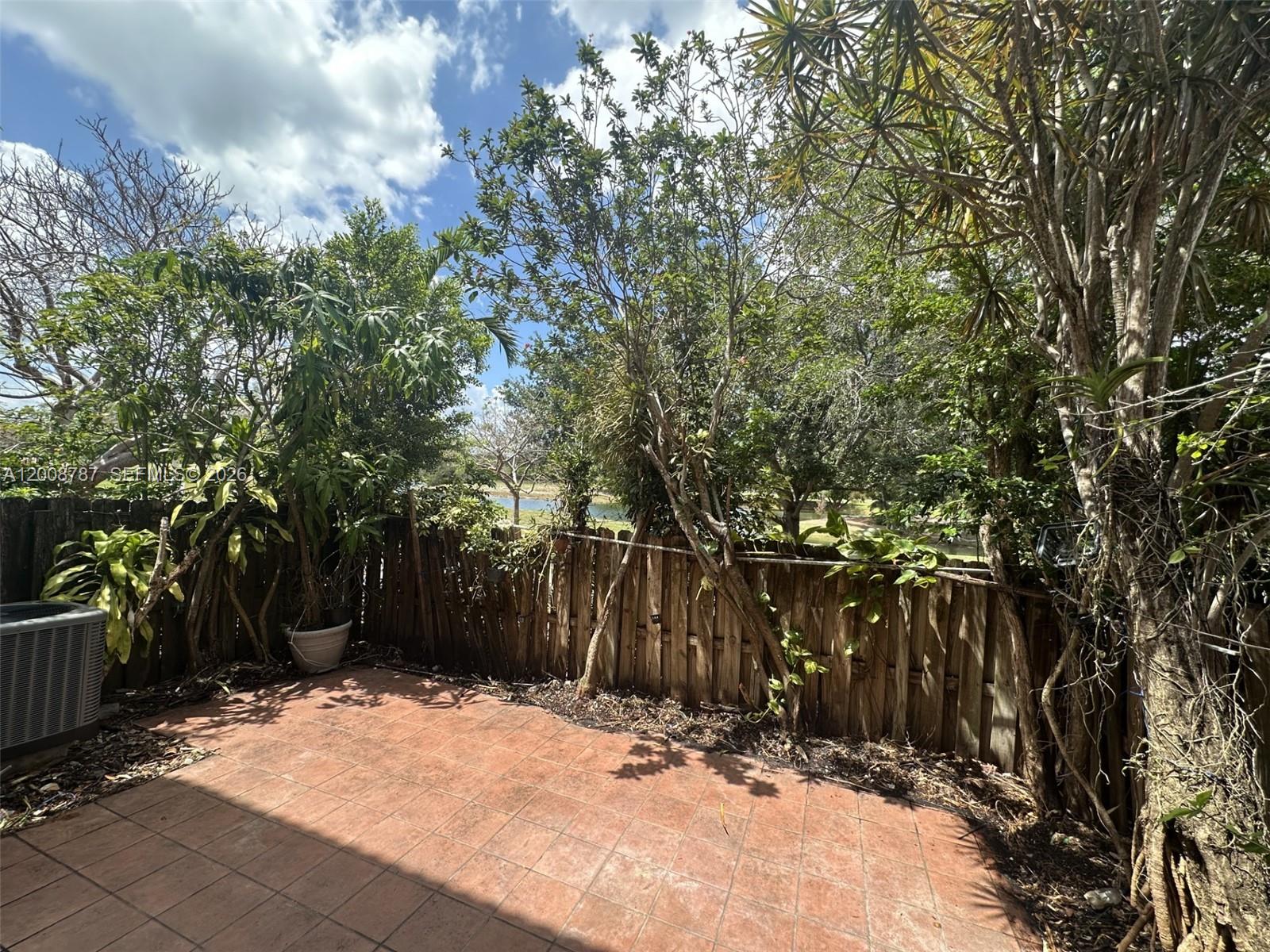 BONITA GOLF VIEW TOWNVILL - Residential