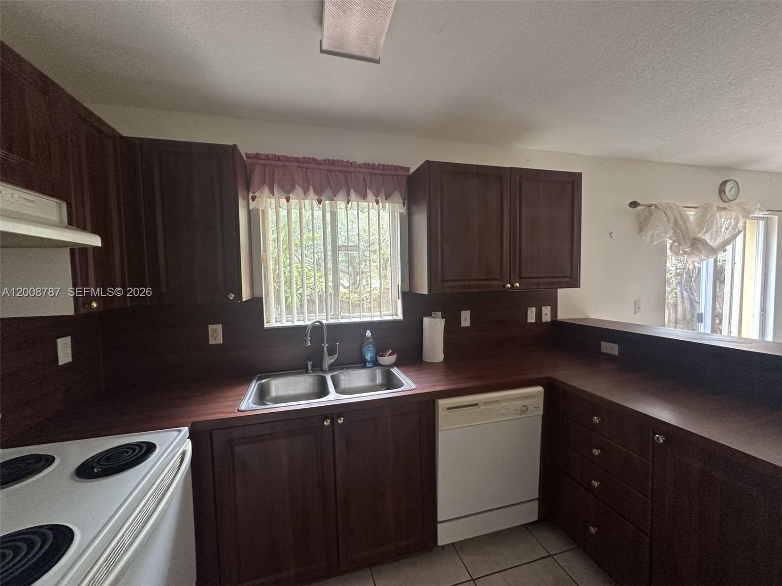 BONITA GOLF VIEW TOWNVILL - Residential