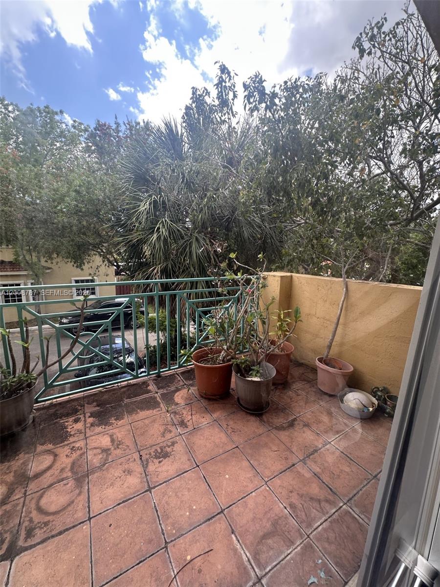 BONITA GOLF VIEW TOWNVILL - Residential