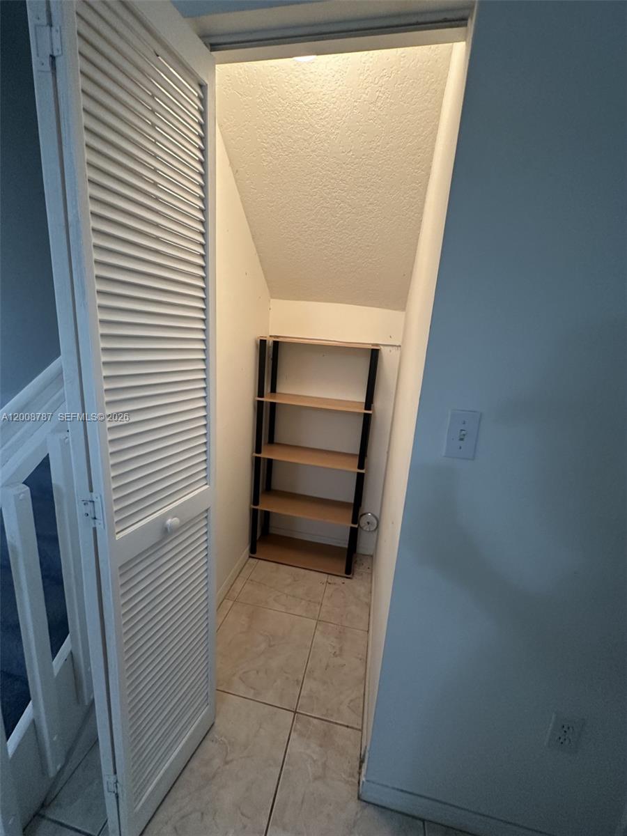 BONITA GOLF VIEW TOWNVILL - Residential