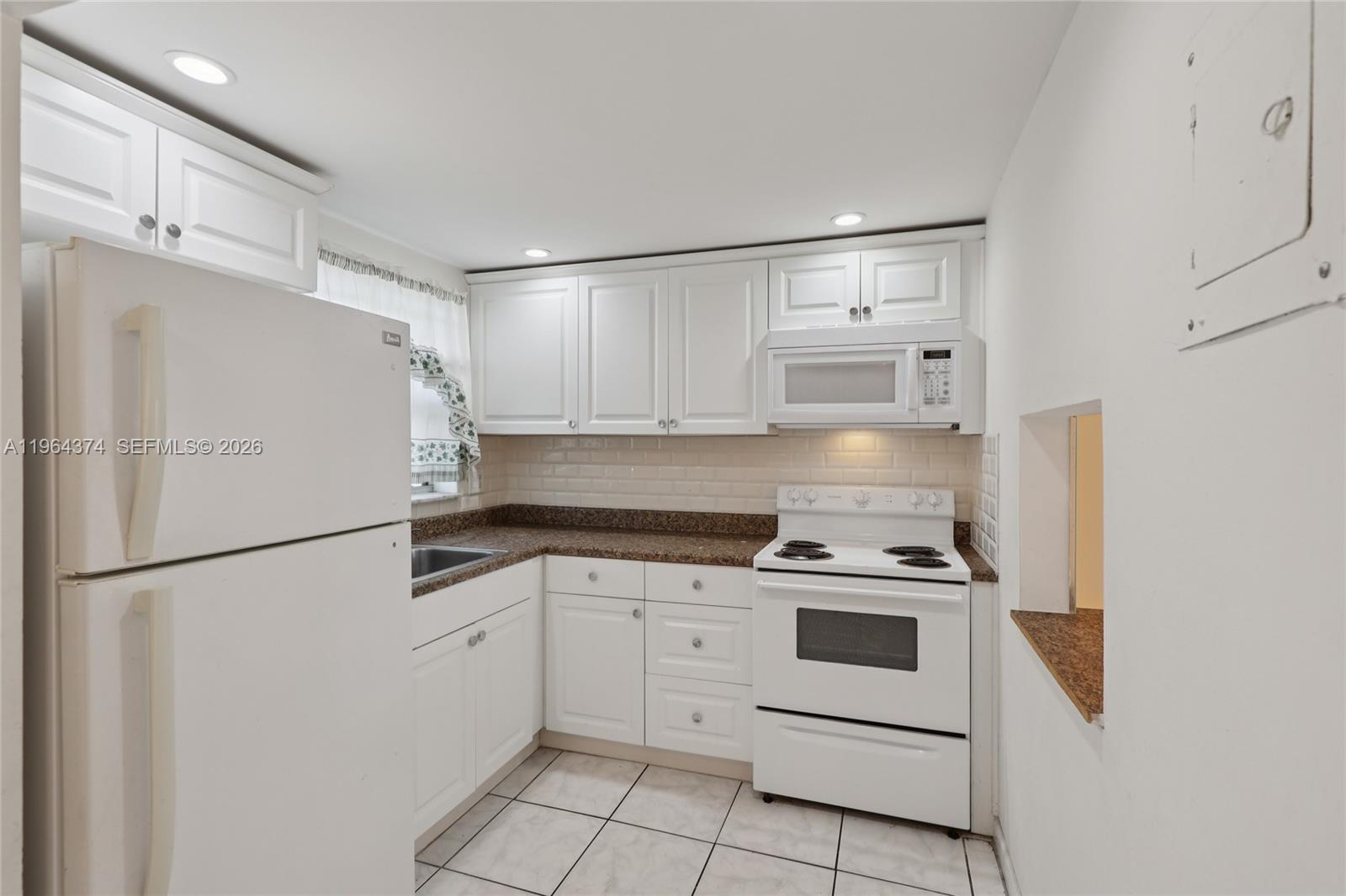 SUNRISE LAKES 37 CONDO - Residential