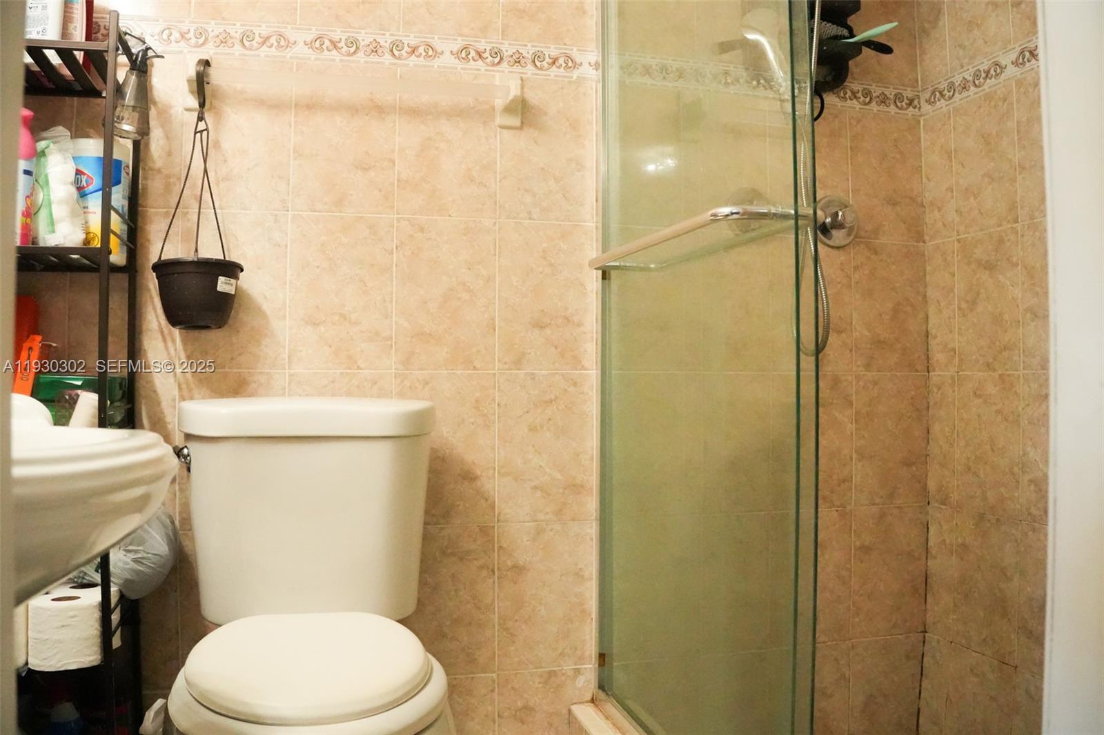 THE TROPICS AMD - Residential