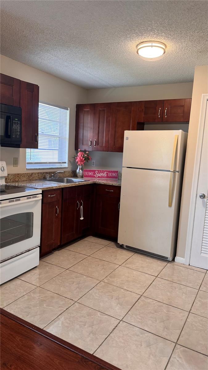 Rental Property at 5150 Ne 6th Ave 120, Oakland Park, Miami-Dade County, Florida - Bedrooms: 2 
Bathrooms: 1  - $1,720 MO.