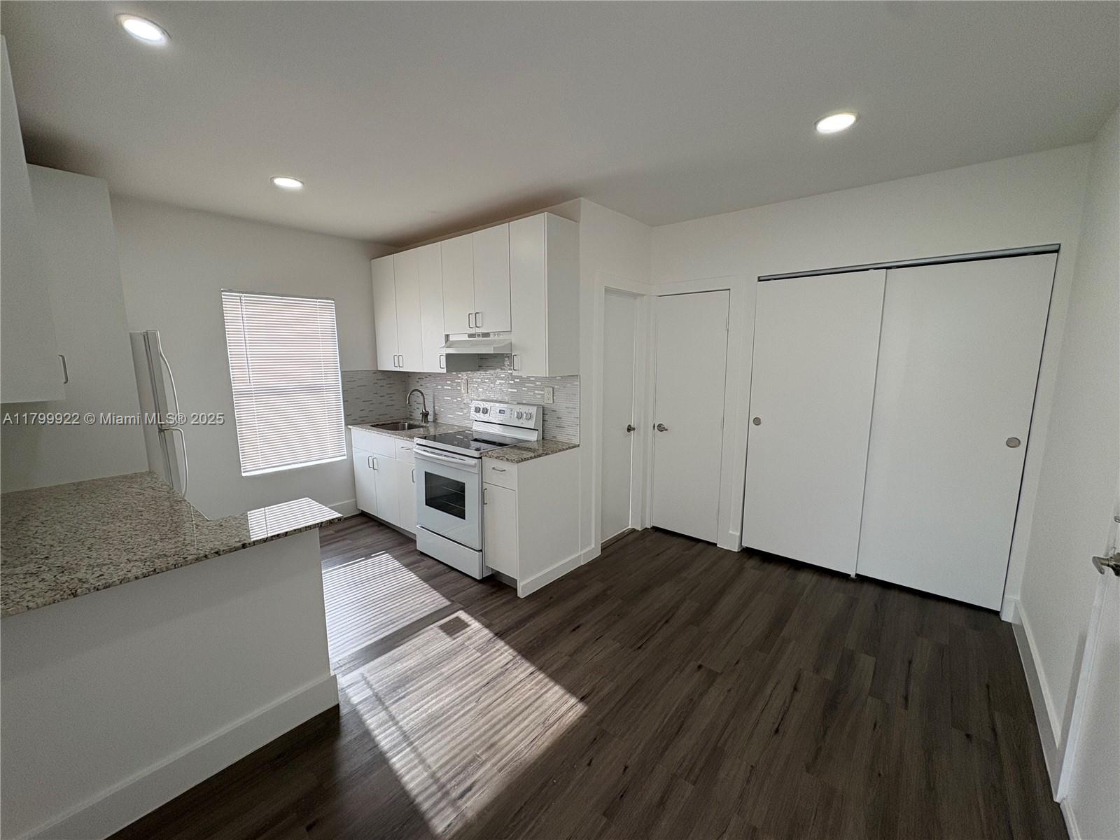 3237 SW 4th St 5