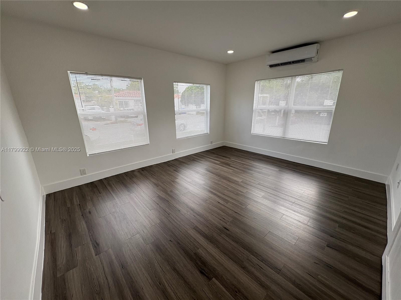 3237 SW 4th St 5