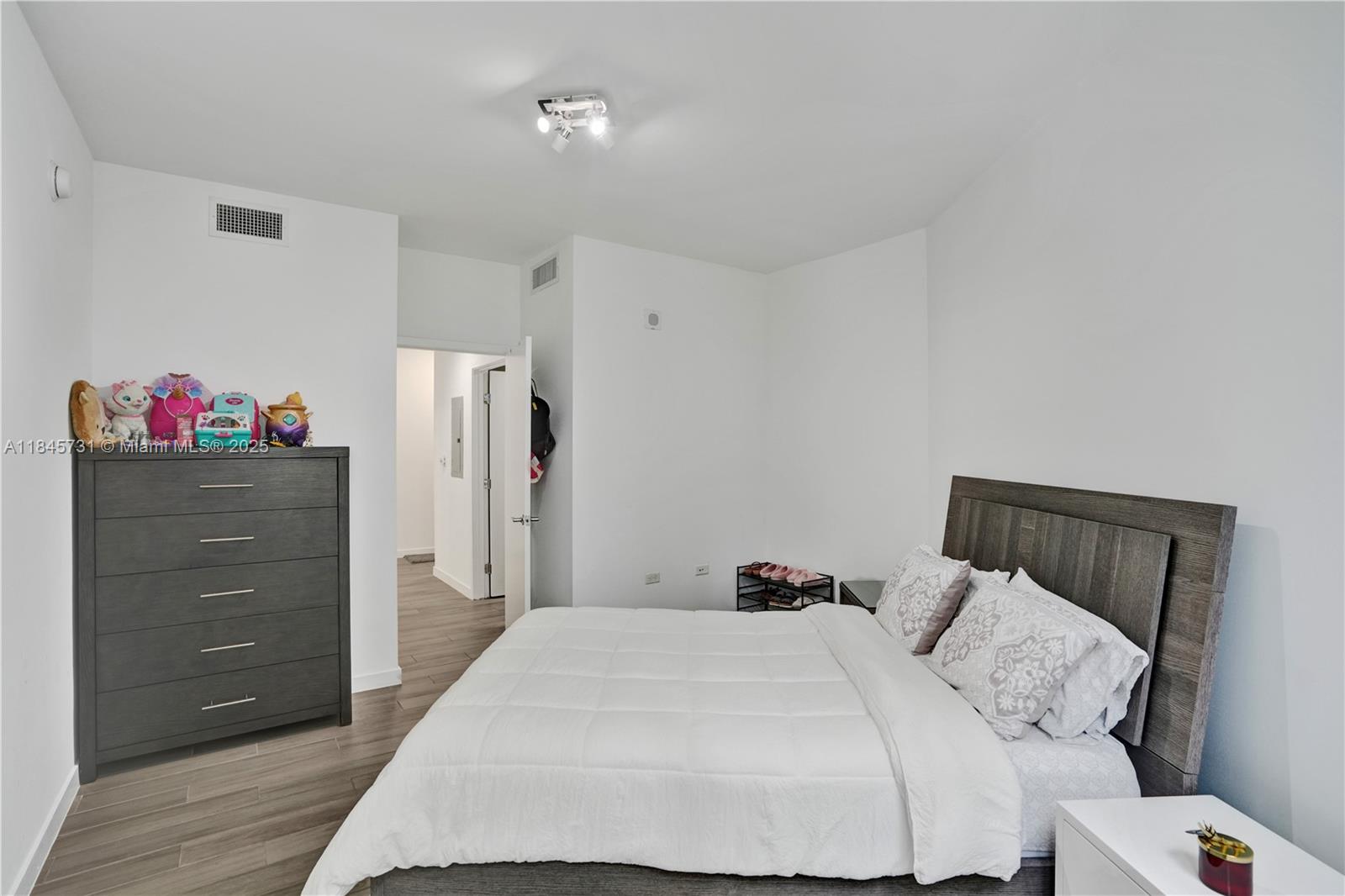 NINE AT MARY BRICKELL VIL - Residential