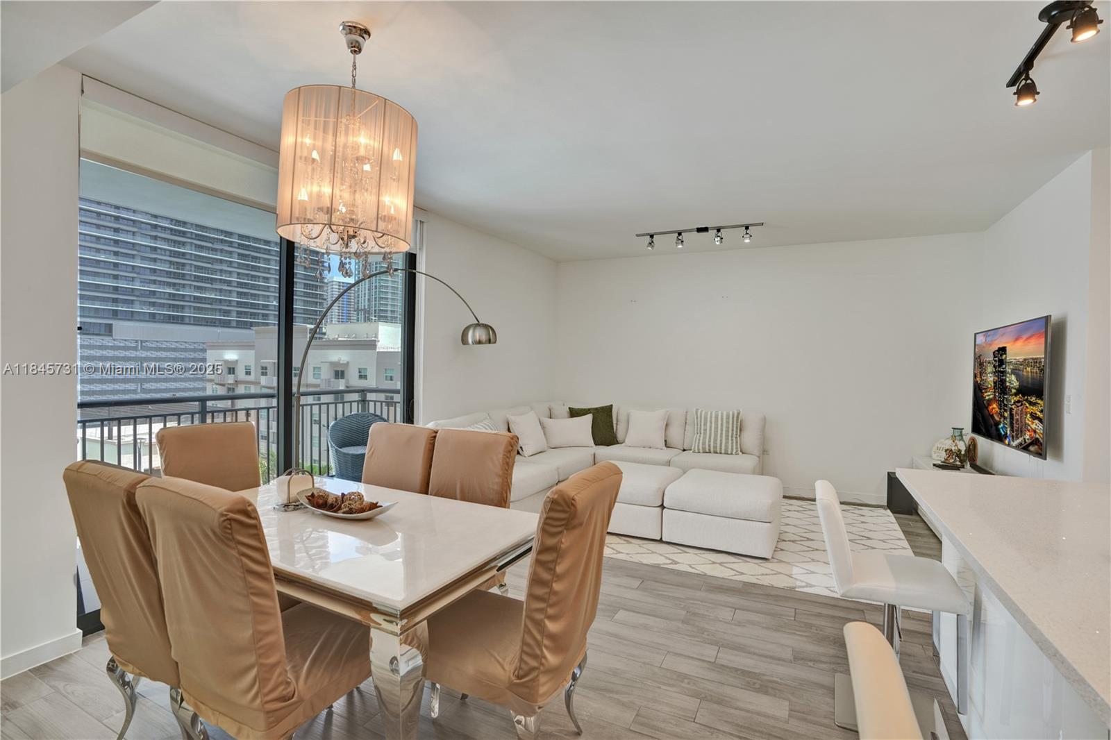 999 SW 1st Ave 1402