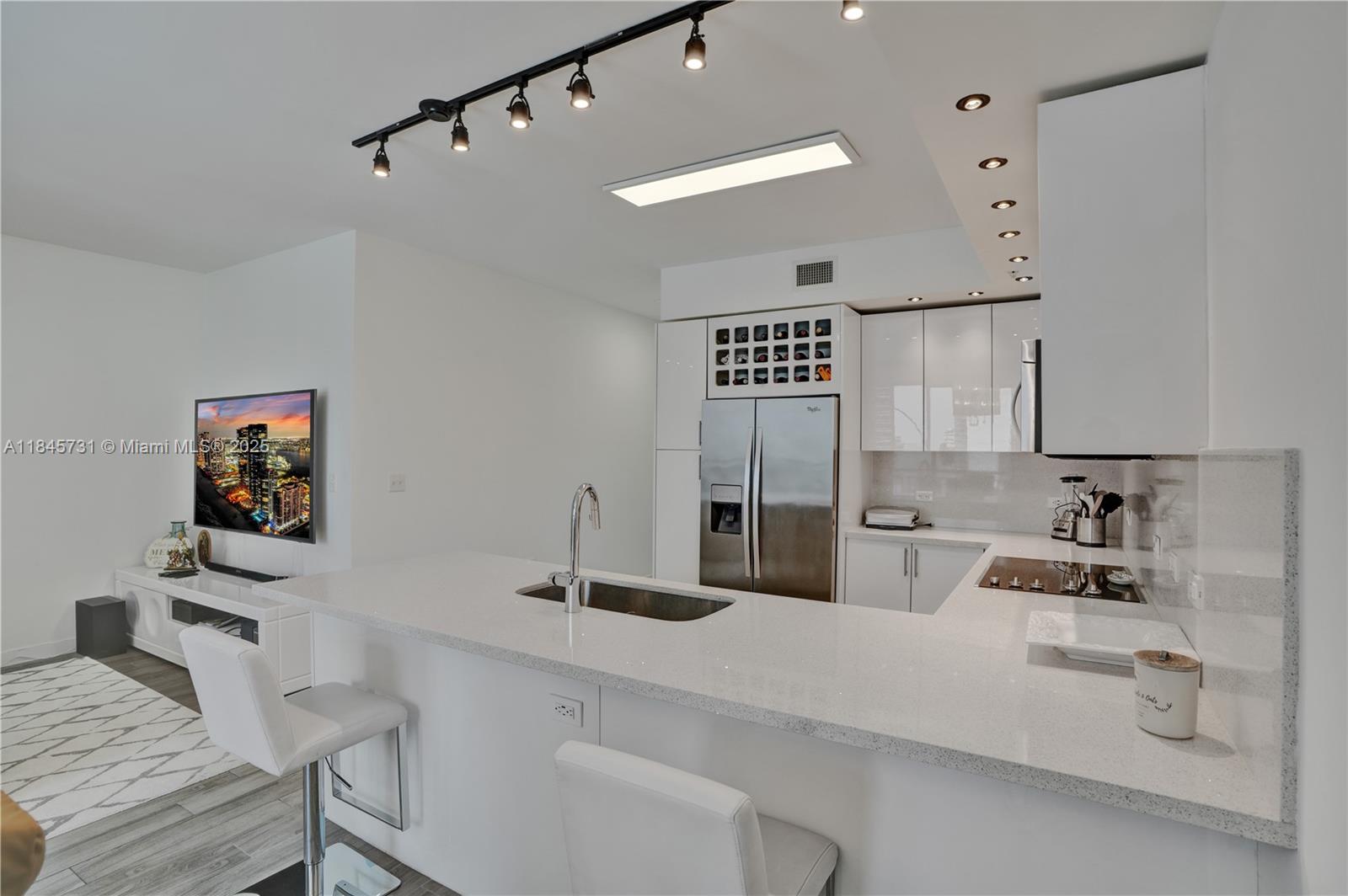 999 SW 1st Ave 1402