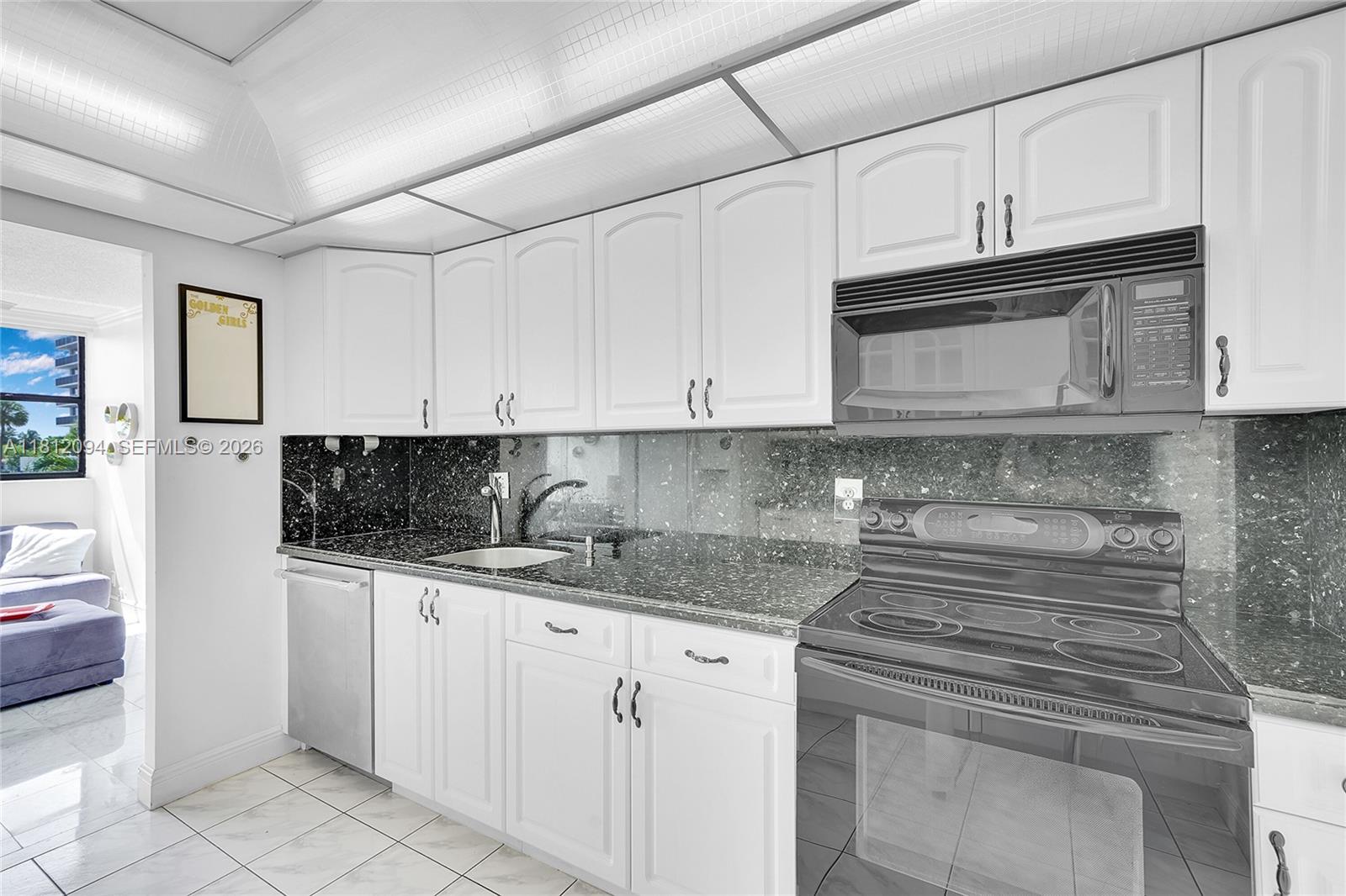 AVANT GARDE CONDO - Residential