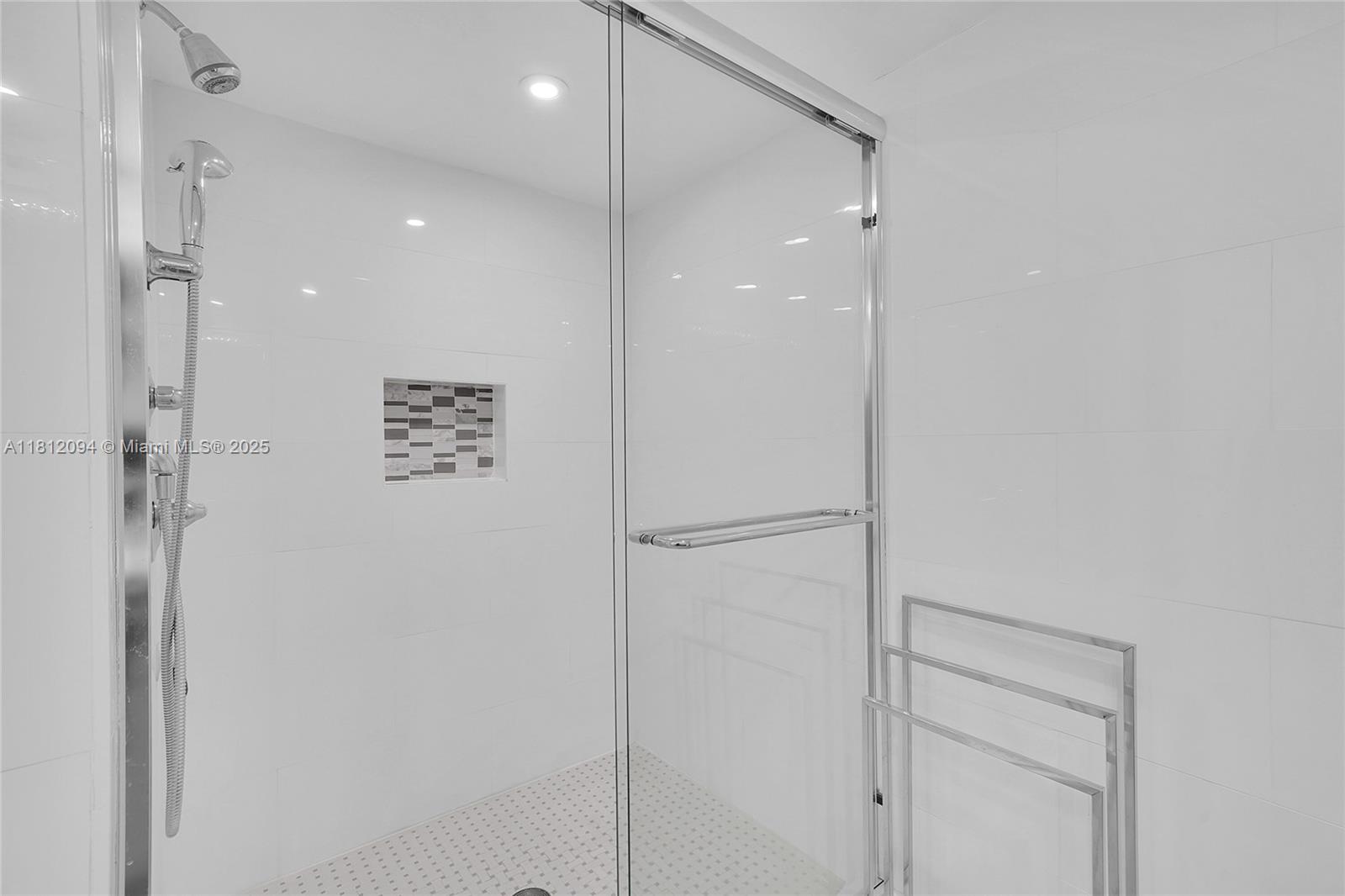 AVANT GARDE CONDO - Residential