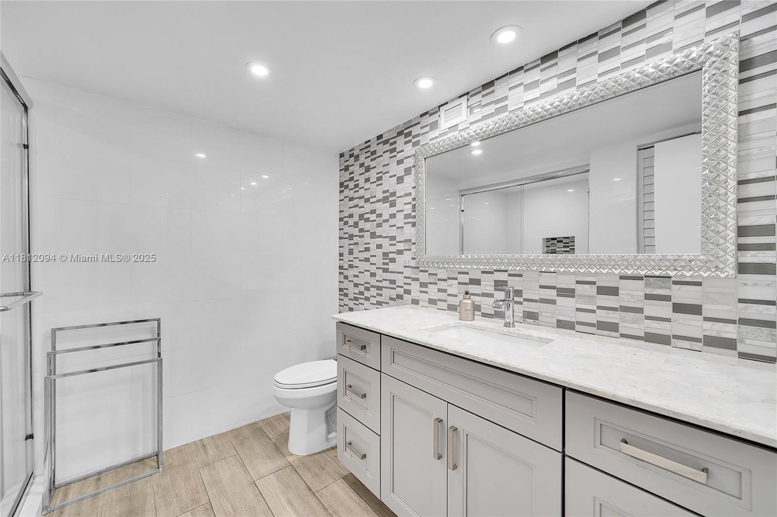 AVANT GARDE CONDO - Residential