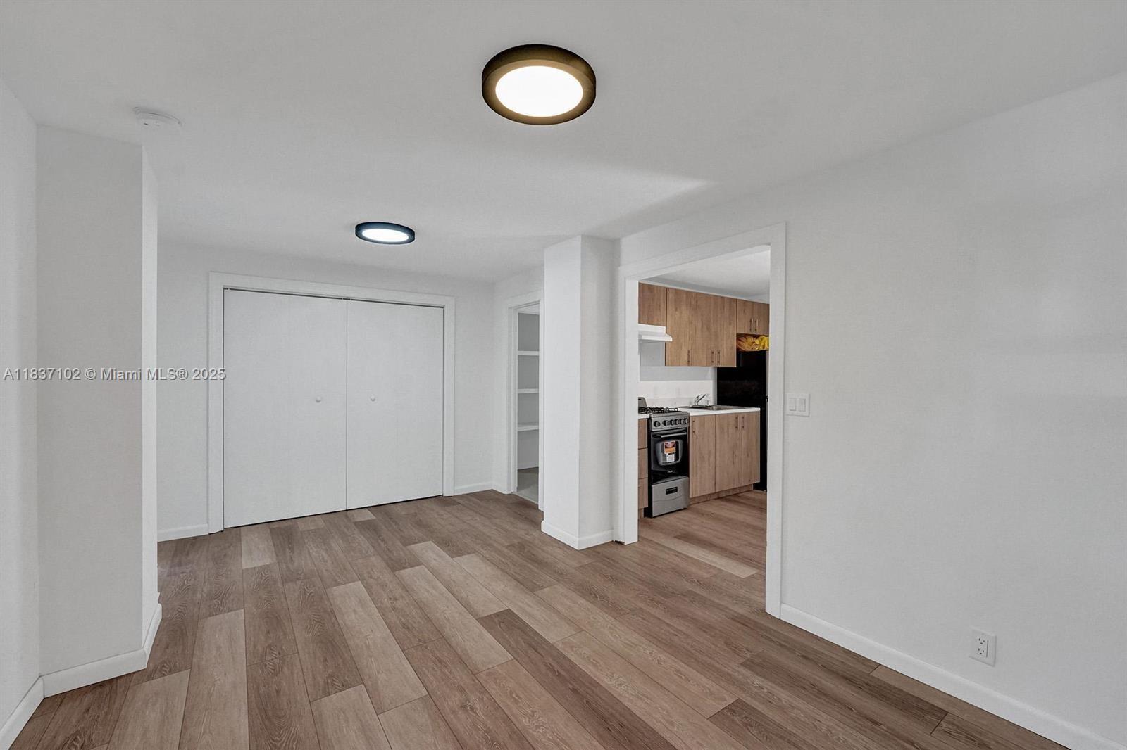310 N Ocean Breeze 1