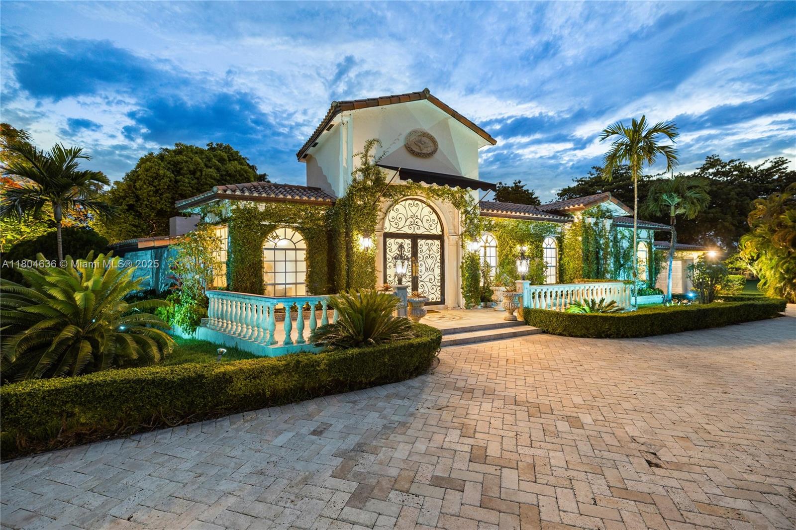 12300 Old Cutler Rd 1, Pinecrest, Miami-Dade County, Florida - 4 Bedrooms  
5 Bathrooms - 