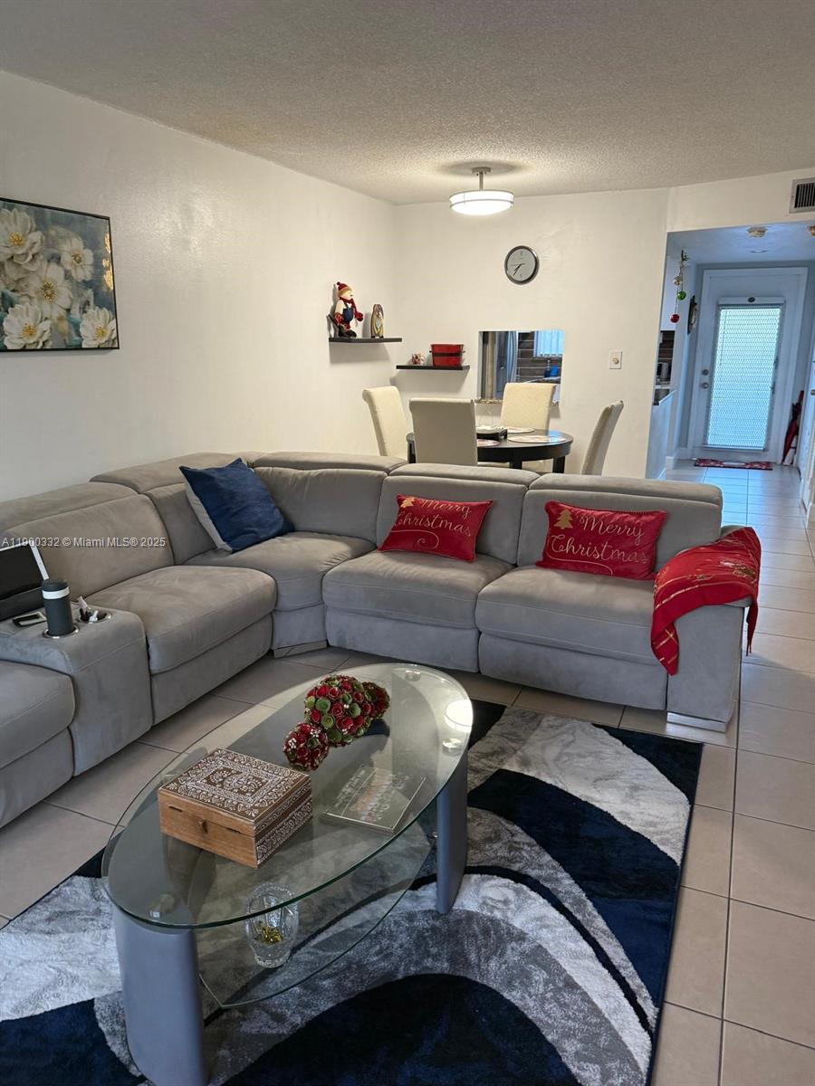 2900 N Pine Island Rd 209