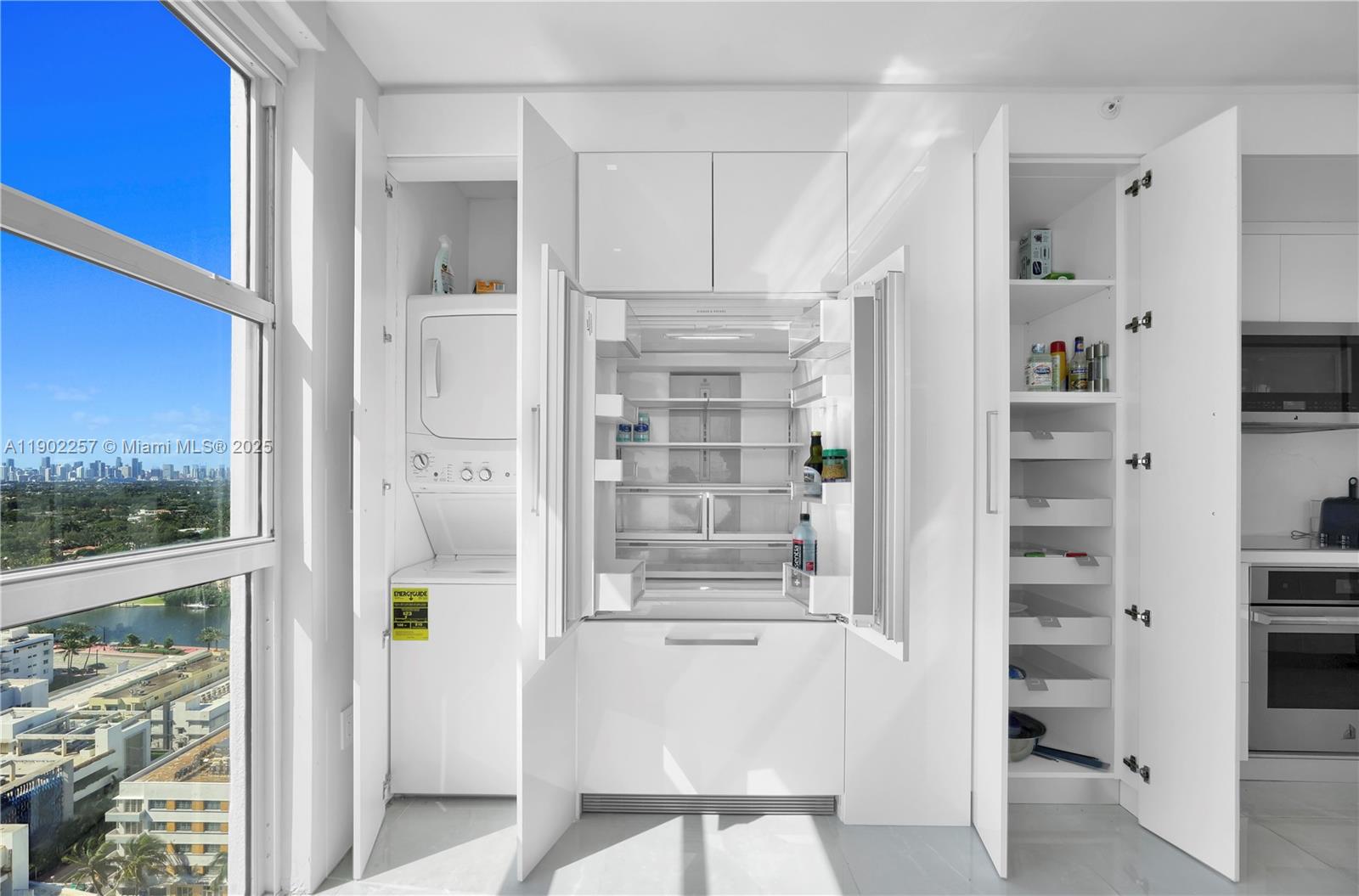 LA TOUR CONDO - Residential Lease