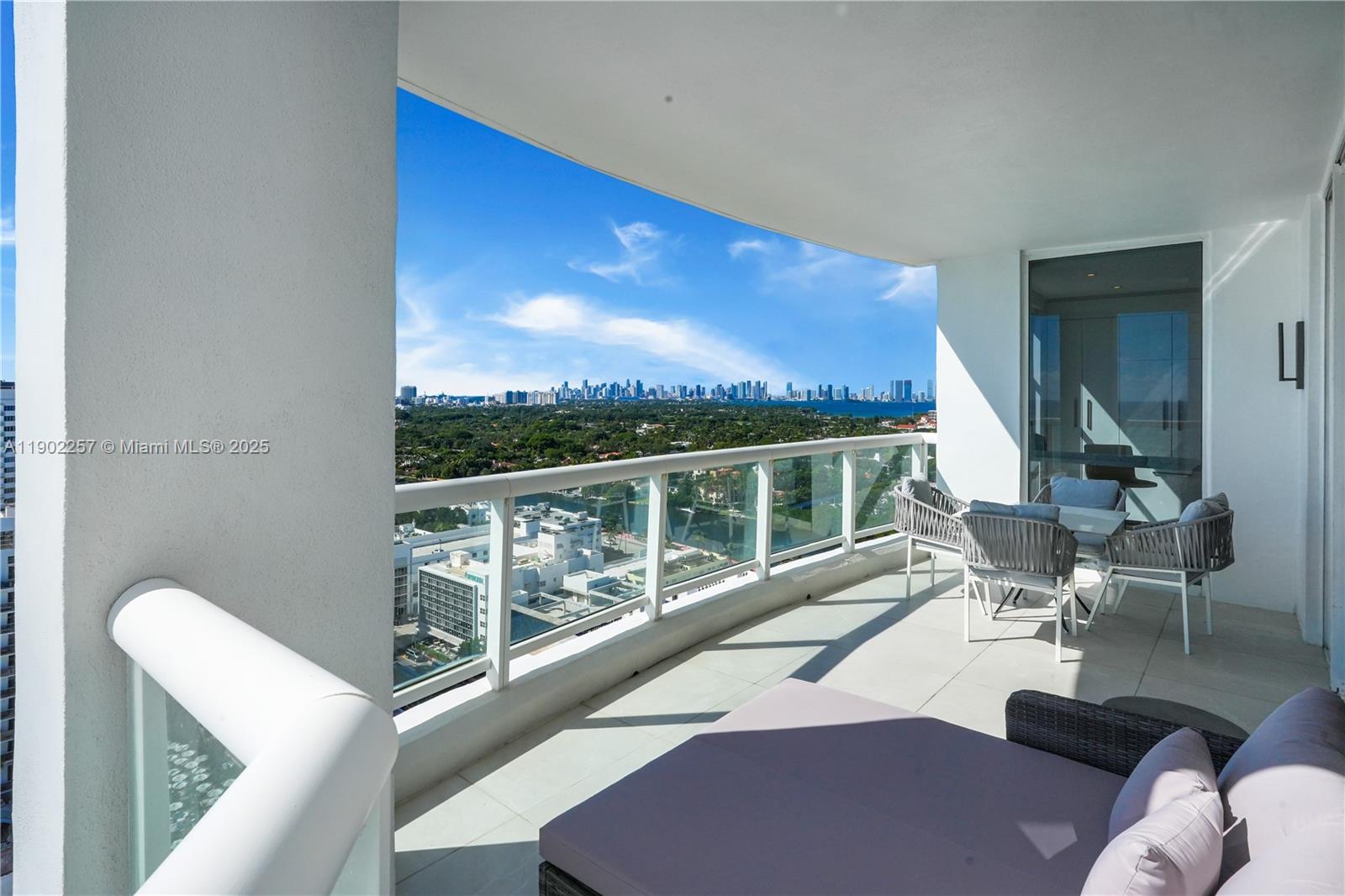 LA TOUR CONDO - Residential Lease