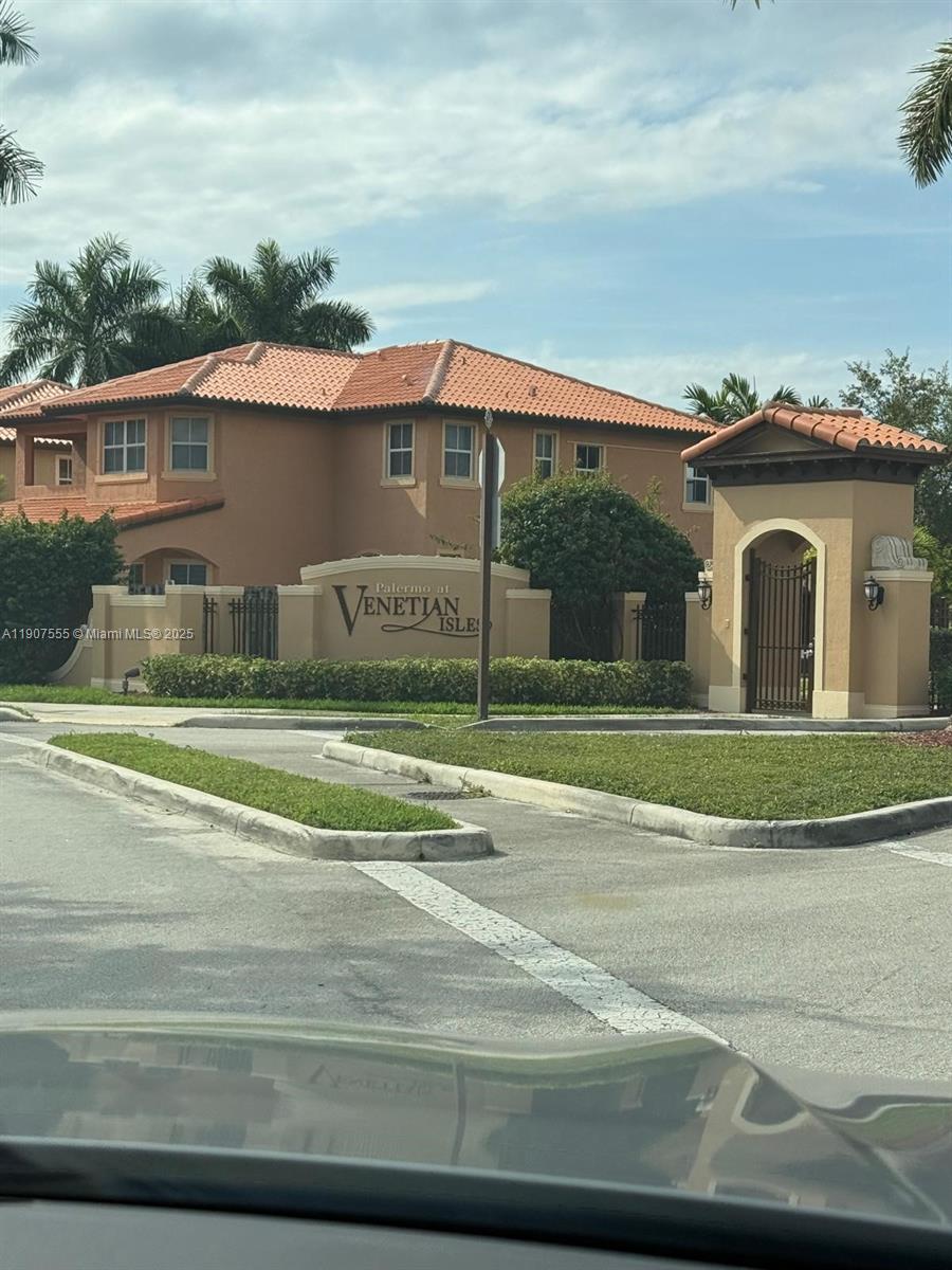 VENETIAN ISLES - Residential Lease