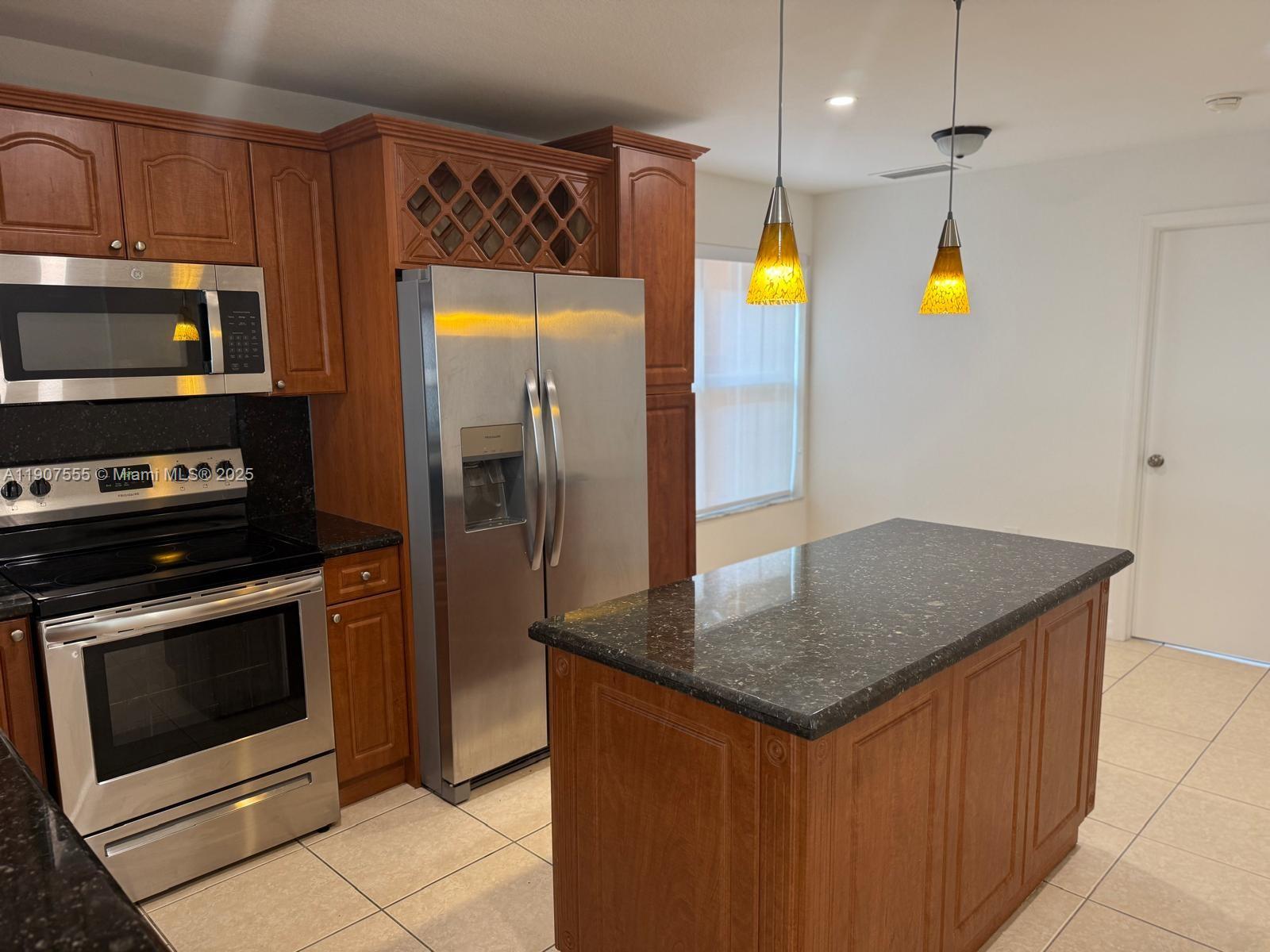 VENETIAN ISLES - Residential Lease