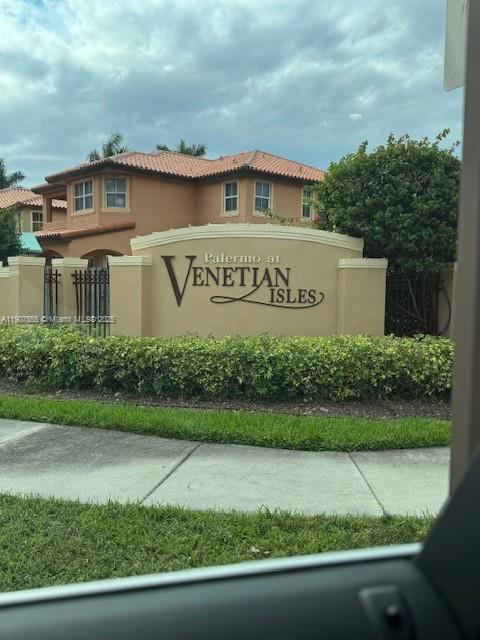 VENETIAN ISLES - Residential Lease