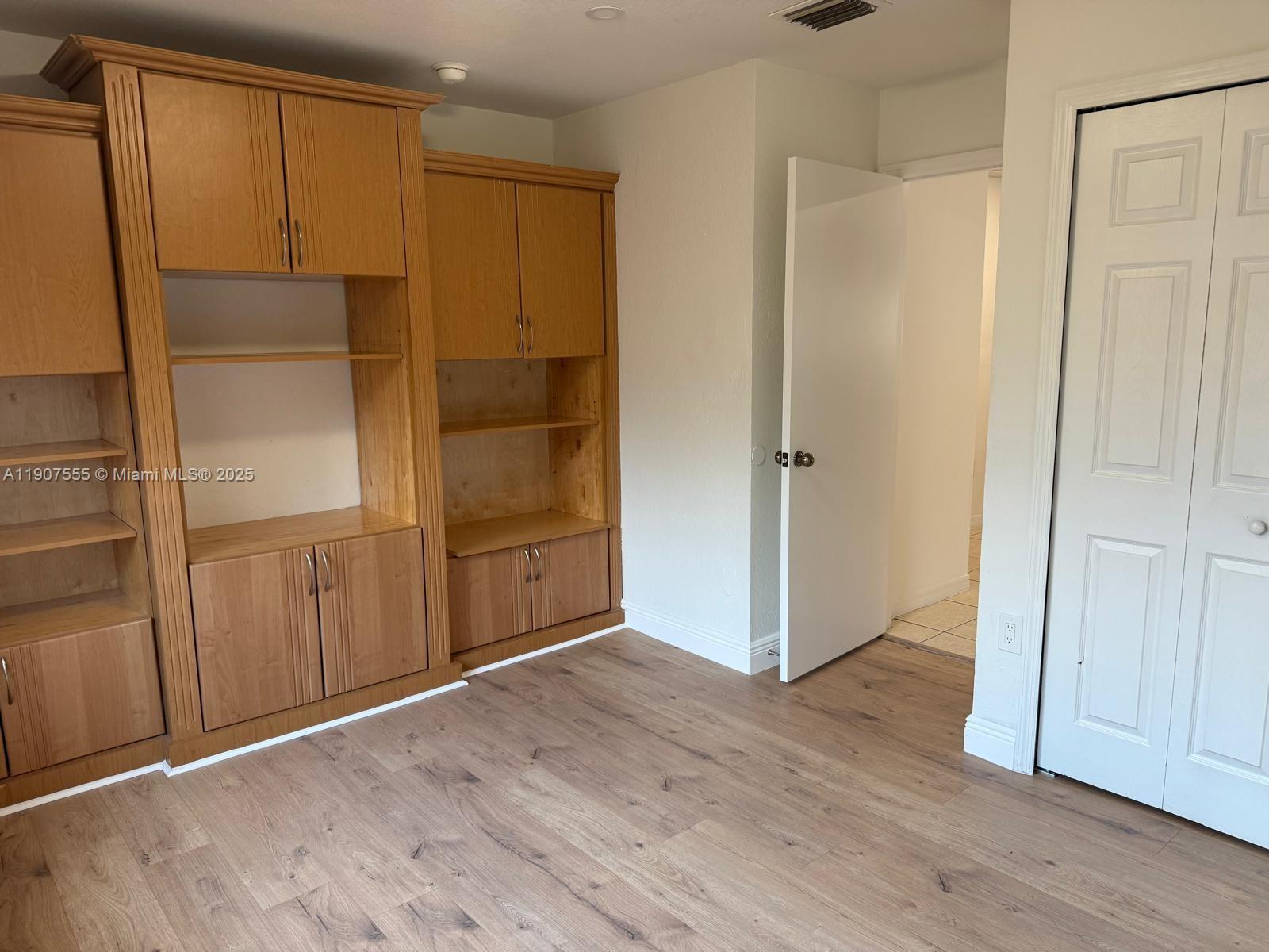 VENETIAN ISLES - Residential Lease