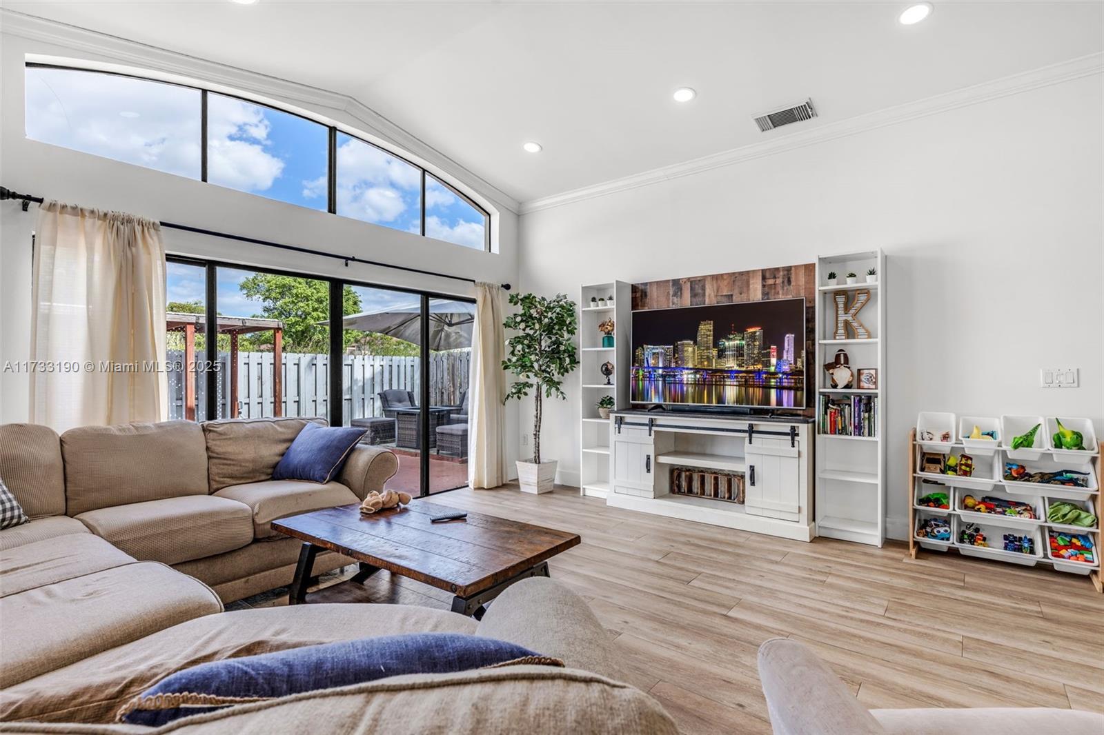 SILVER LAKES NORTH - Residential