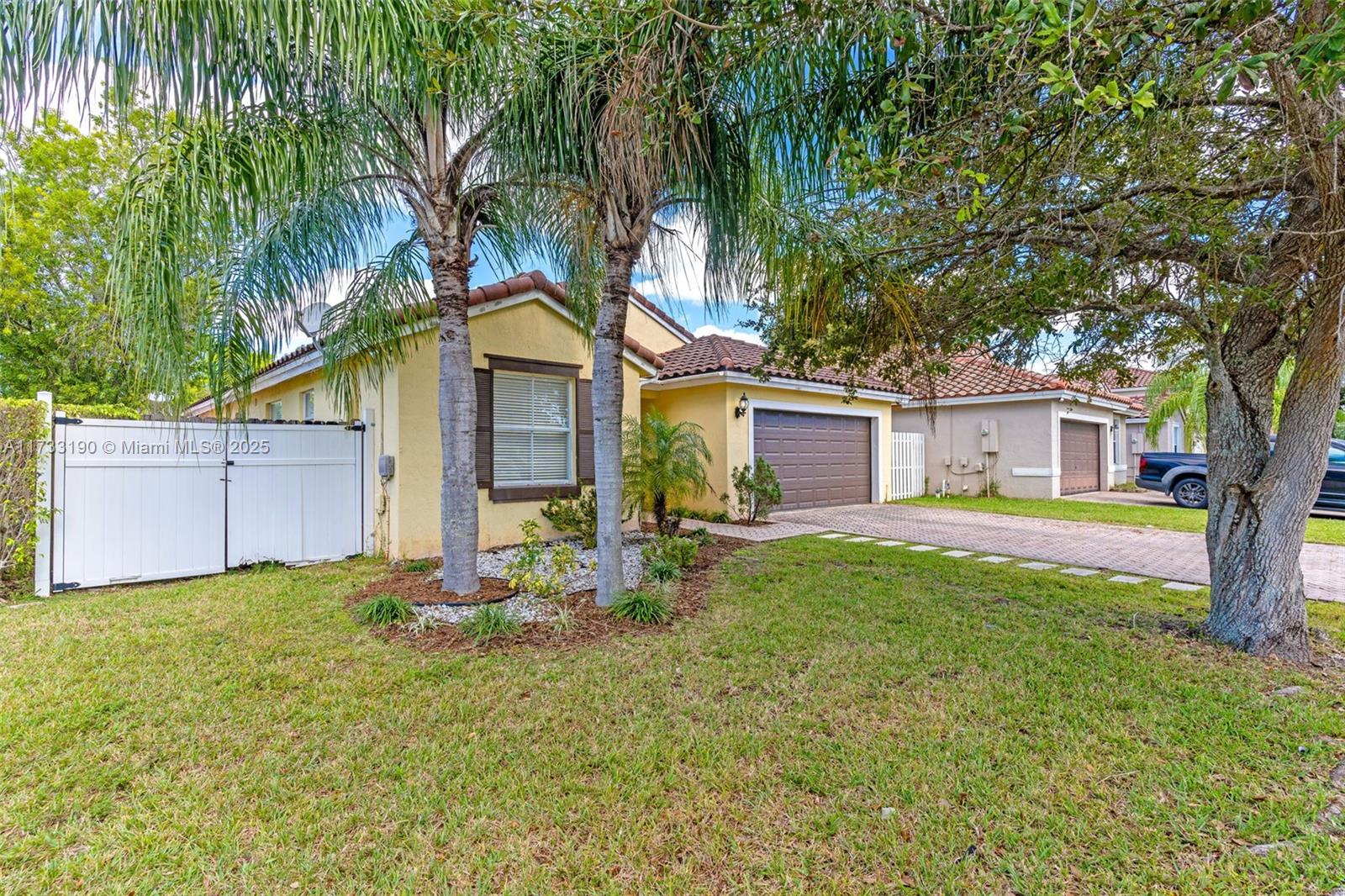 SILVER LAKES NORTH - Residential