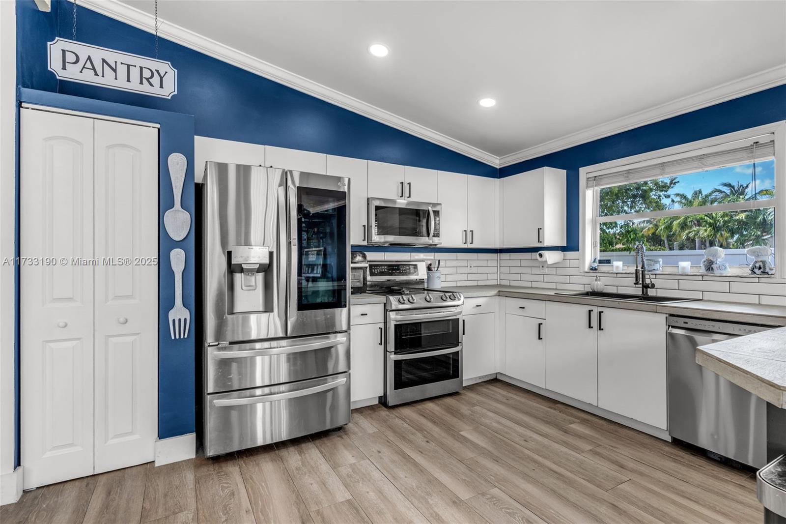 SILVER LAKES NORTH - Residential